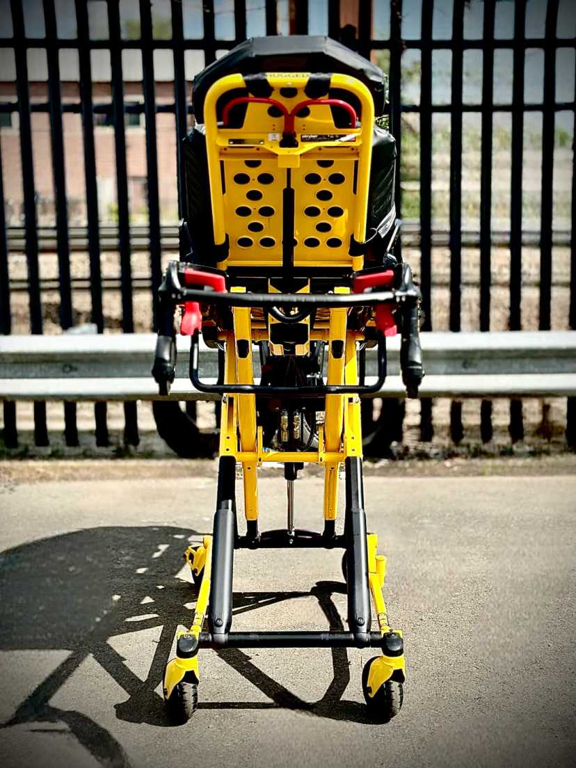 Stryker Power Pro XT 6506 700 LBS Capacity Electric Stretcher With Bariatric XPS — photo 4