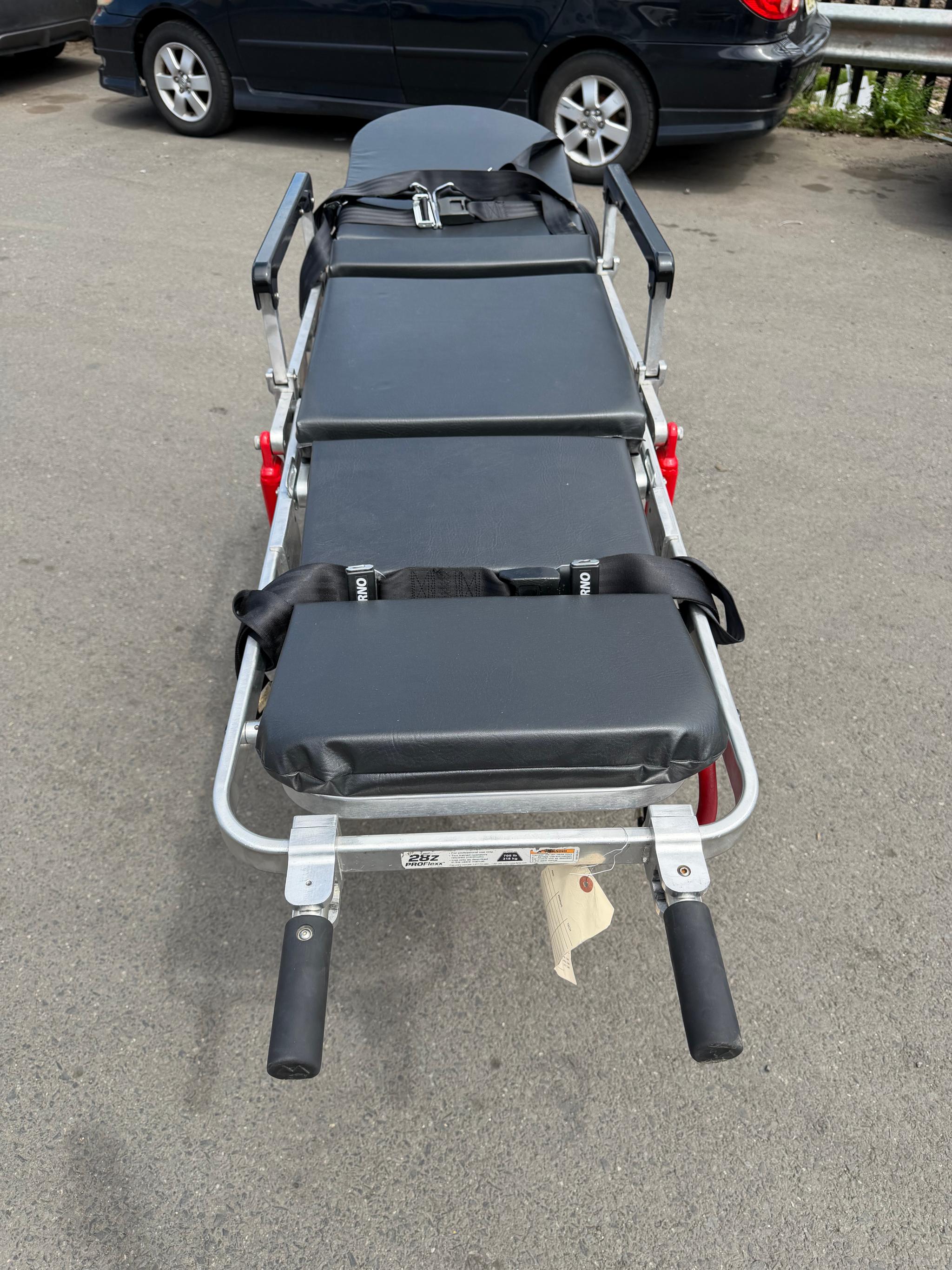 Ferno 28 Z Stretcher Cot / Chair - image 4