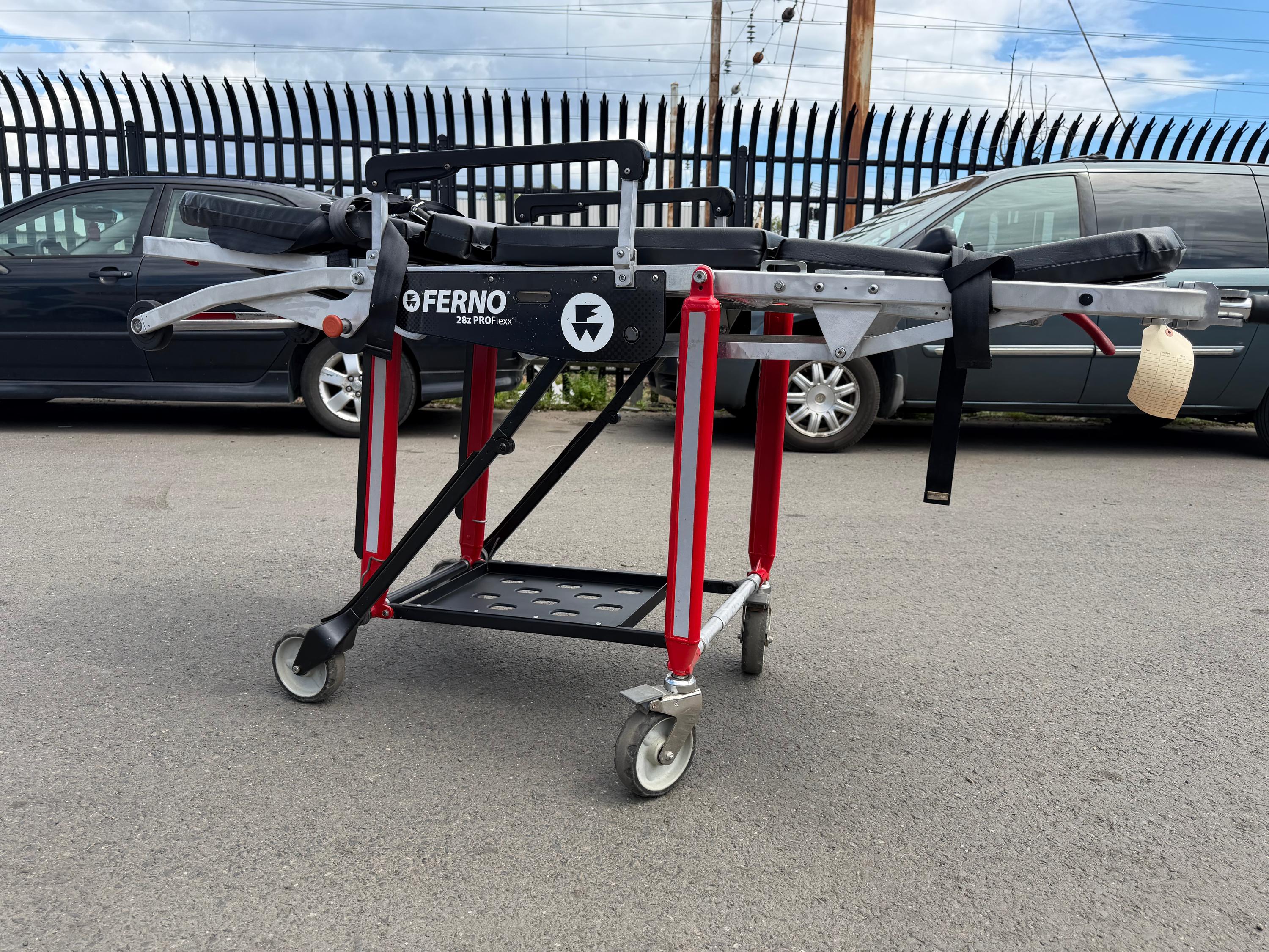 Ferno 28 Z Stretcher Cot / Chair - image 3