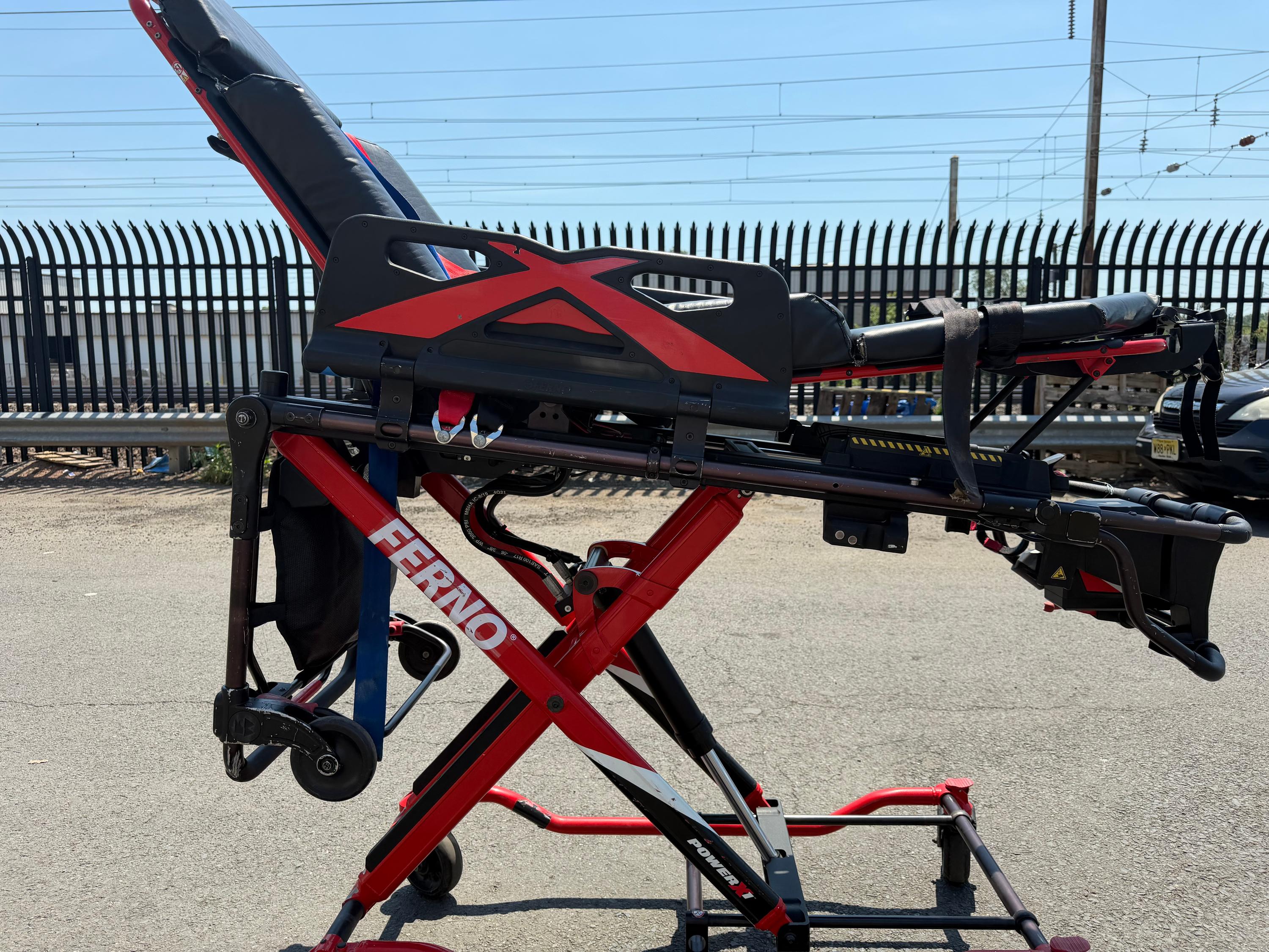Ferno Power X1 Powered Ambulance Stretcher - image 4