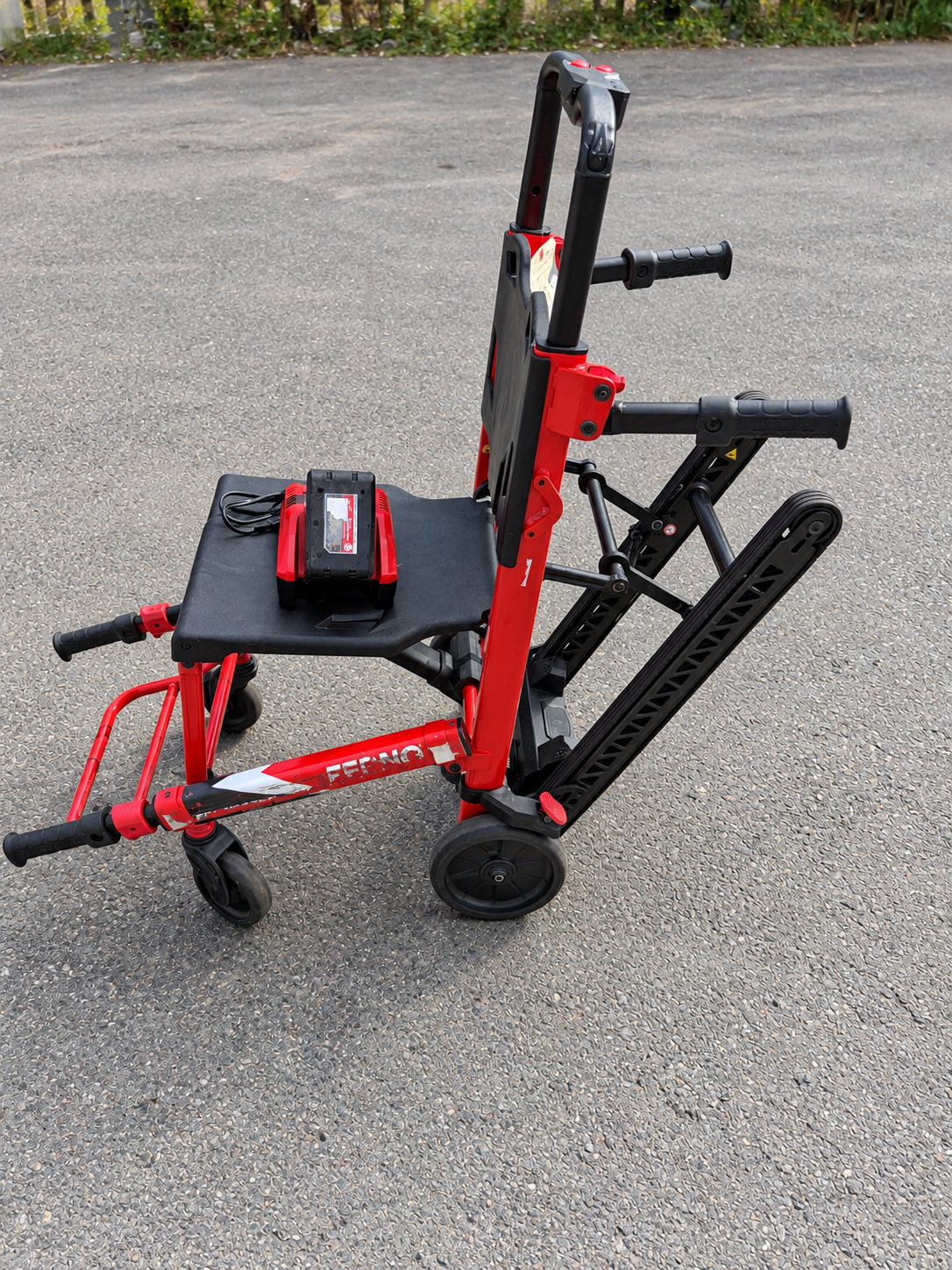 Ferno Transcend Stair Chair with POWERTraxx - Refurbished - image 2