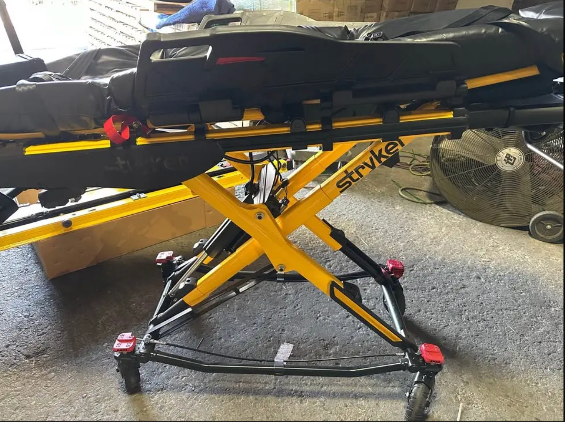 Stryker Power Pro 2 (6507) Powered Stretcher - image 1