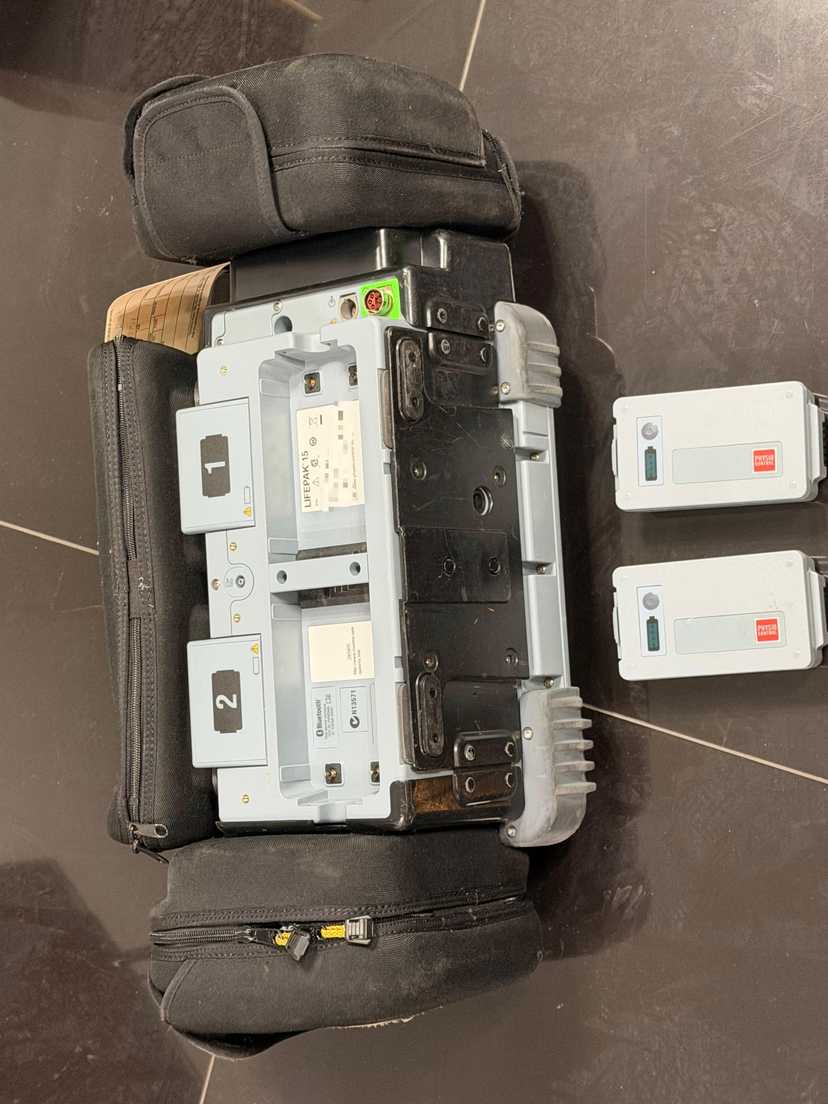 Physio Control Lifepak 15 V4 — photo 4