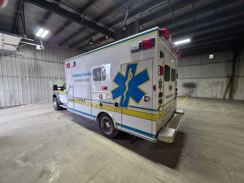 2008 Braun Ford Type I Ambulance — photo 2
