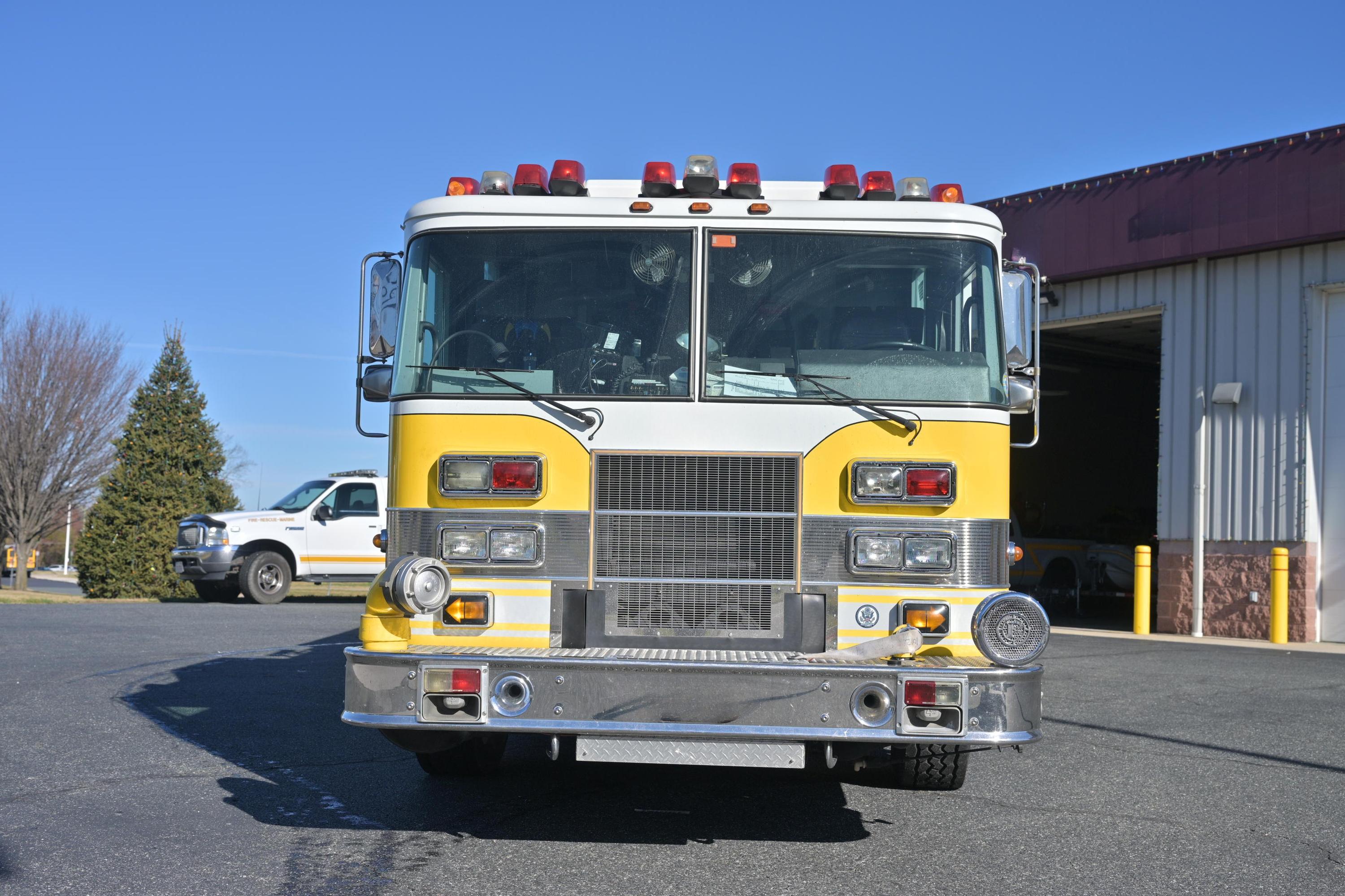 1998 Pierce Enforcer Pumper Tanker - image 6