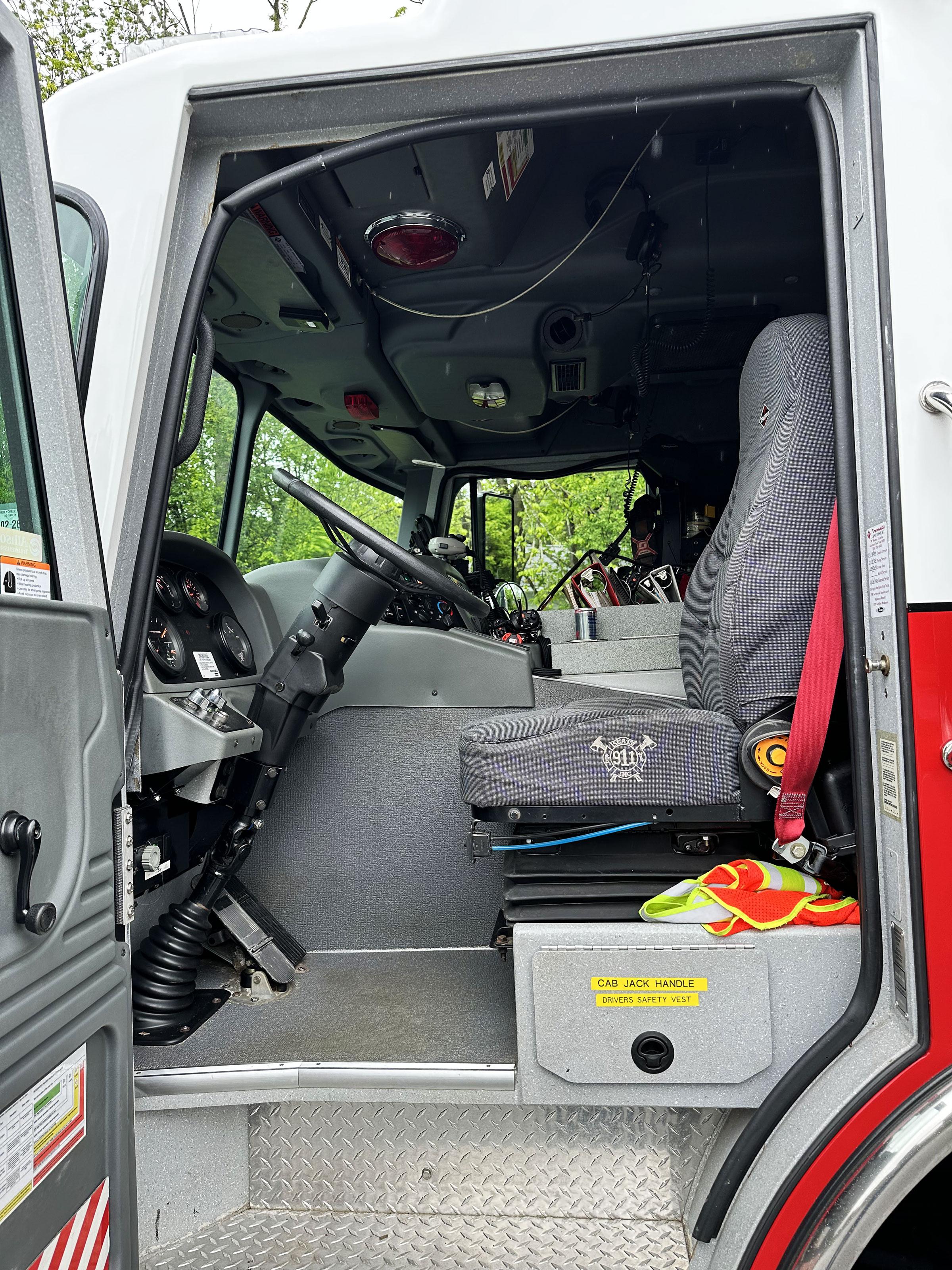 2007 4-Guys Spartan Rescue Pumper (1750/1000/30) - image 36