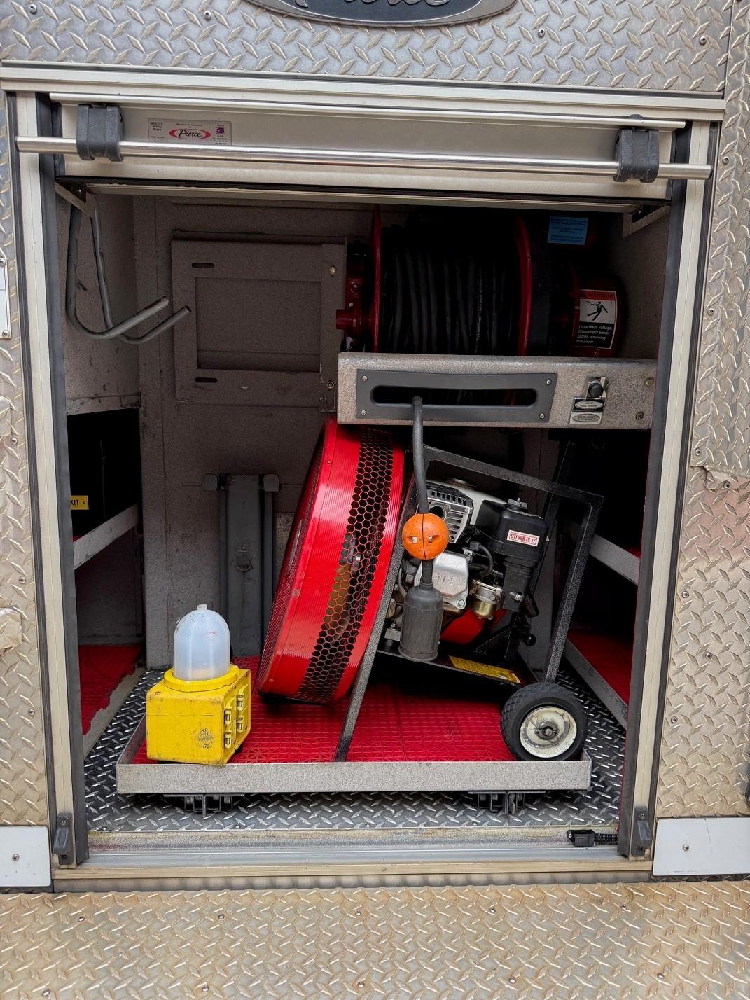 2003 Pierce Saber Pumper - image 18