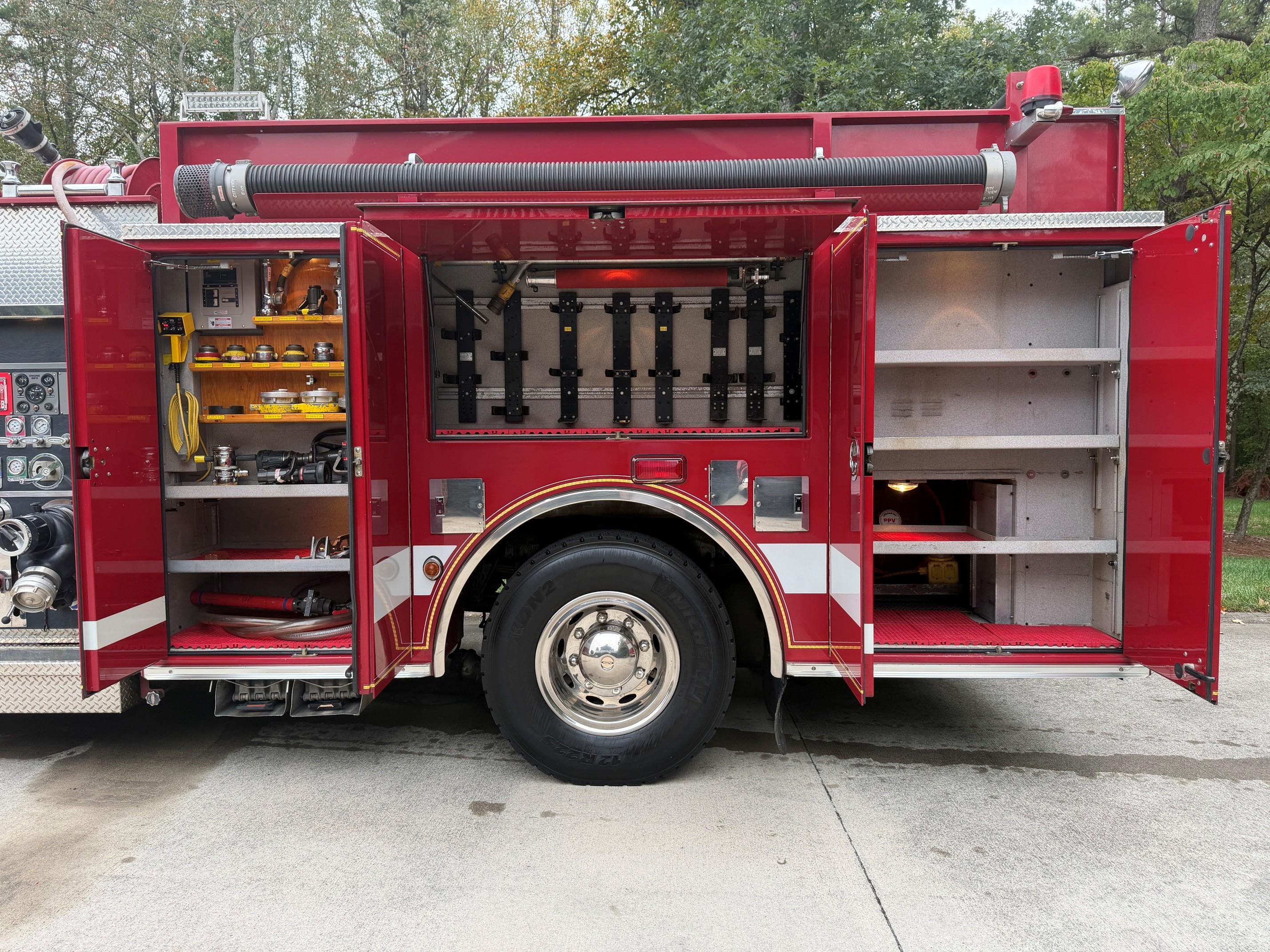 2003 Pierce Saber Pumper - image 7