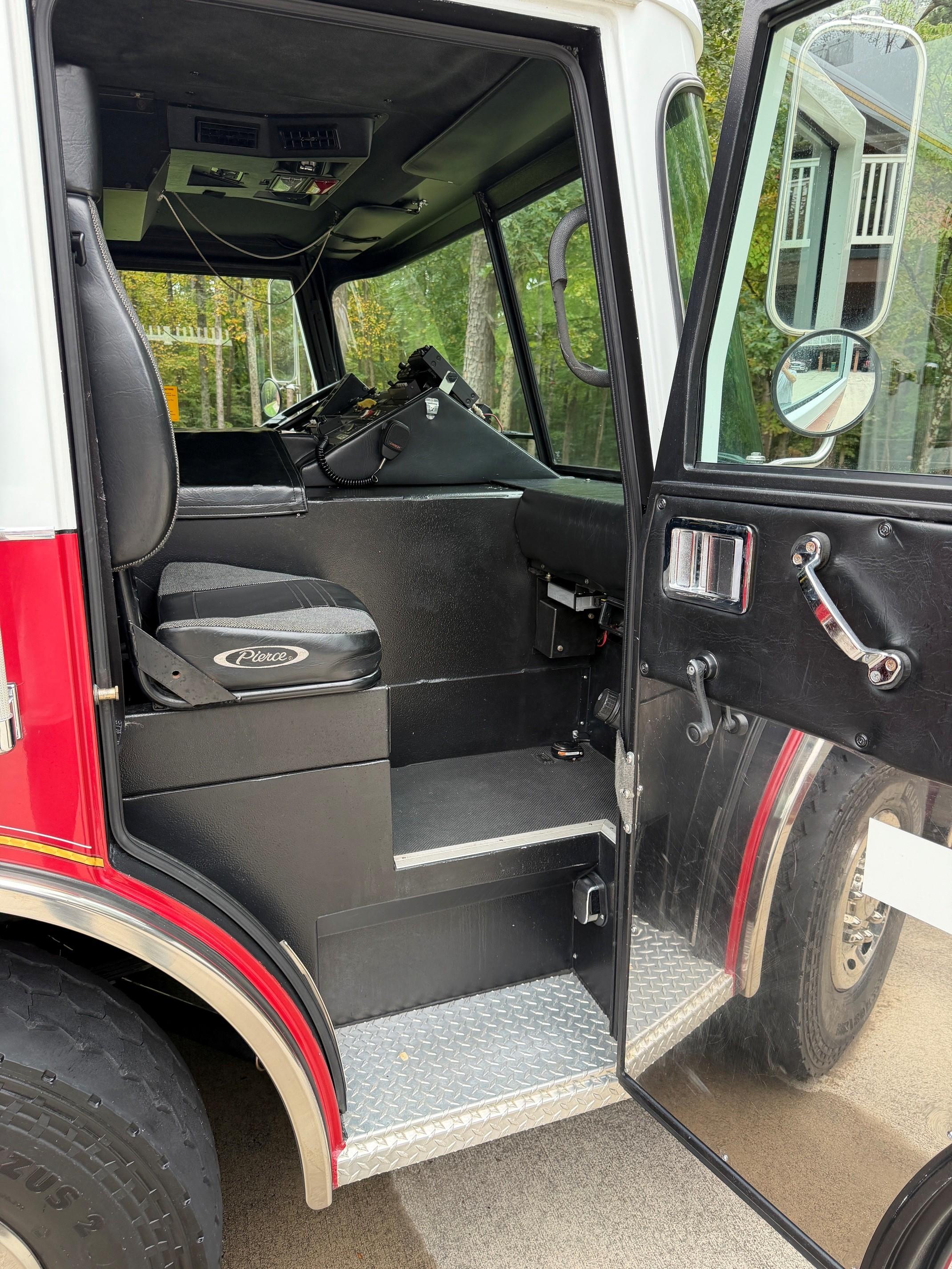 2003 Pierce Saber Pumper - image 12