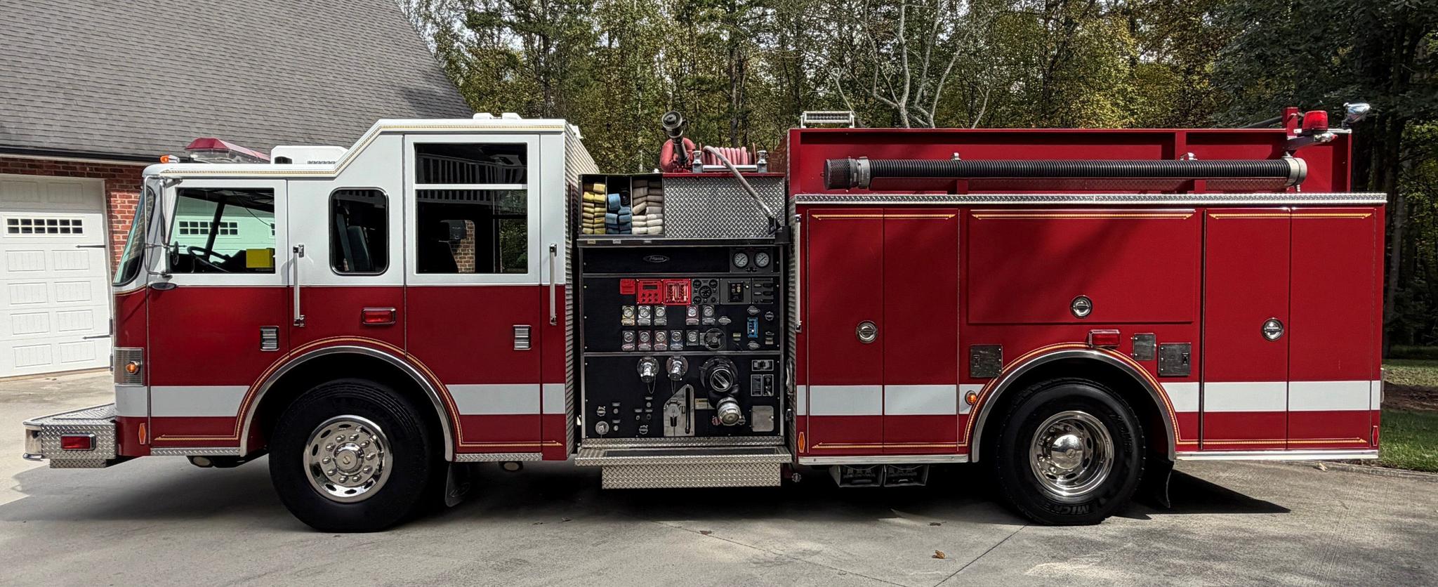 2003 Pierce Saber Pumper - image 1