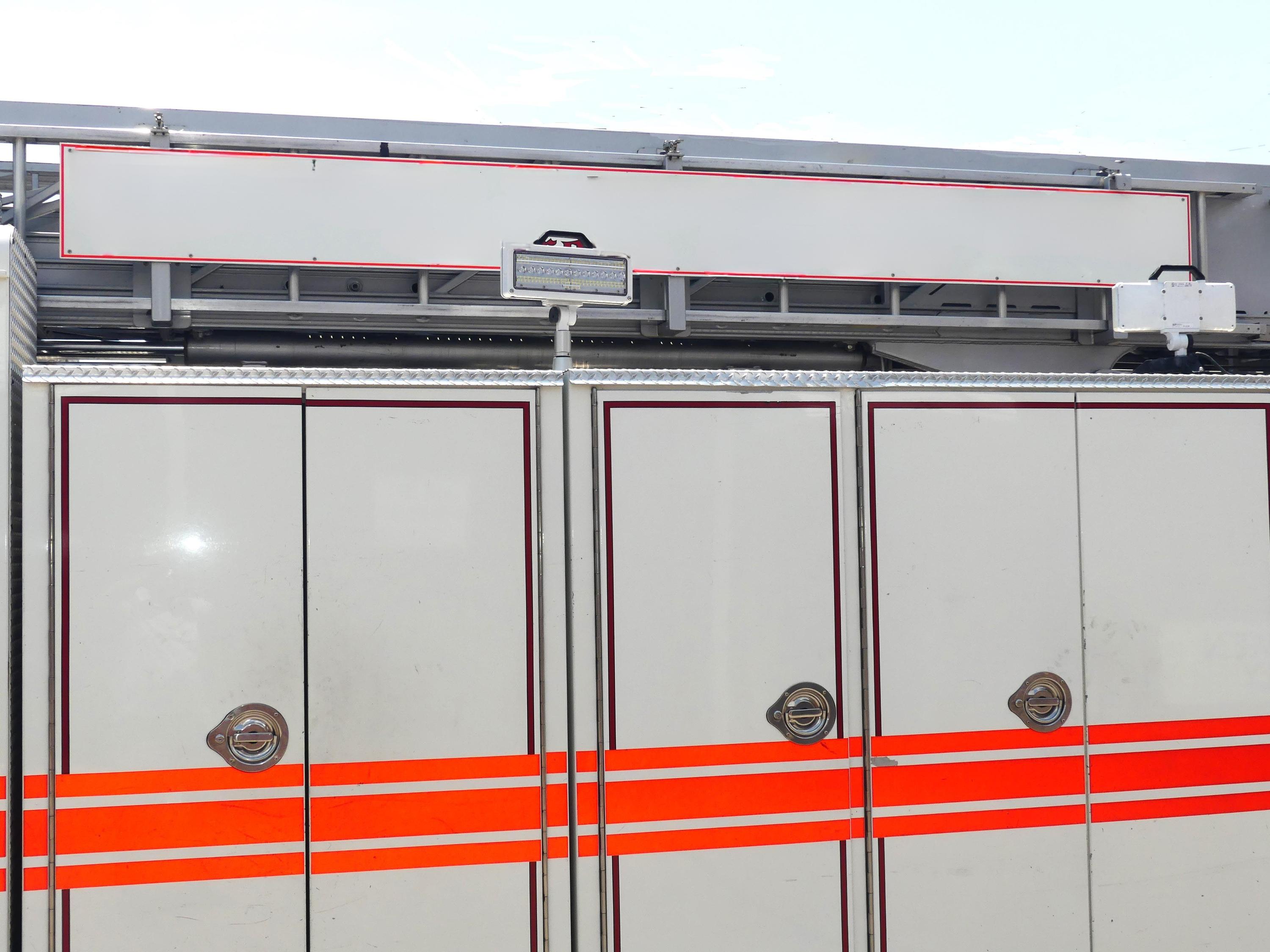 2008 Seagrave Low Profile 100' Aerial - image 15