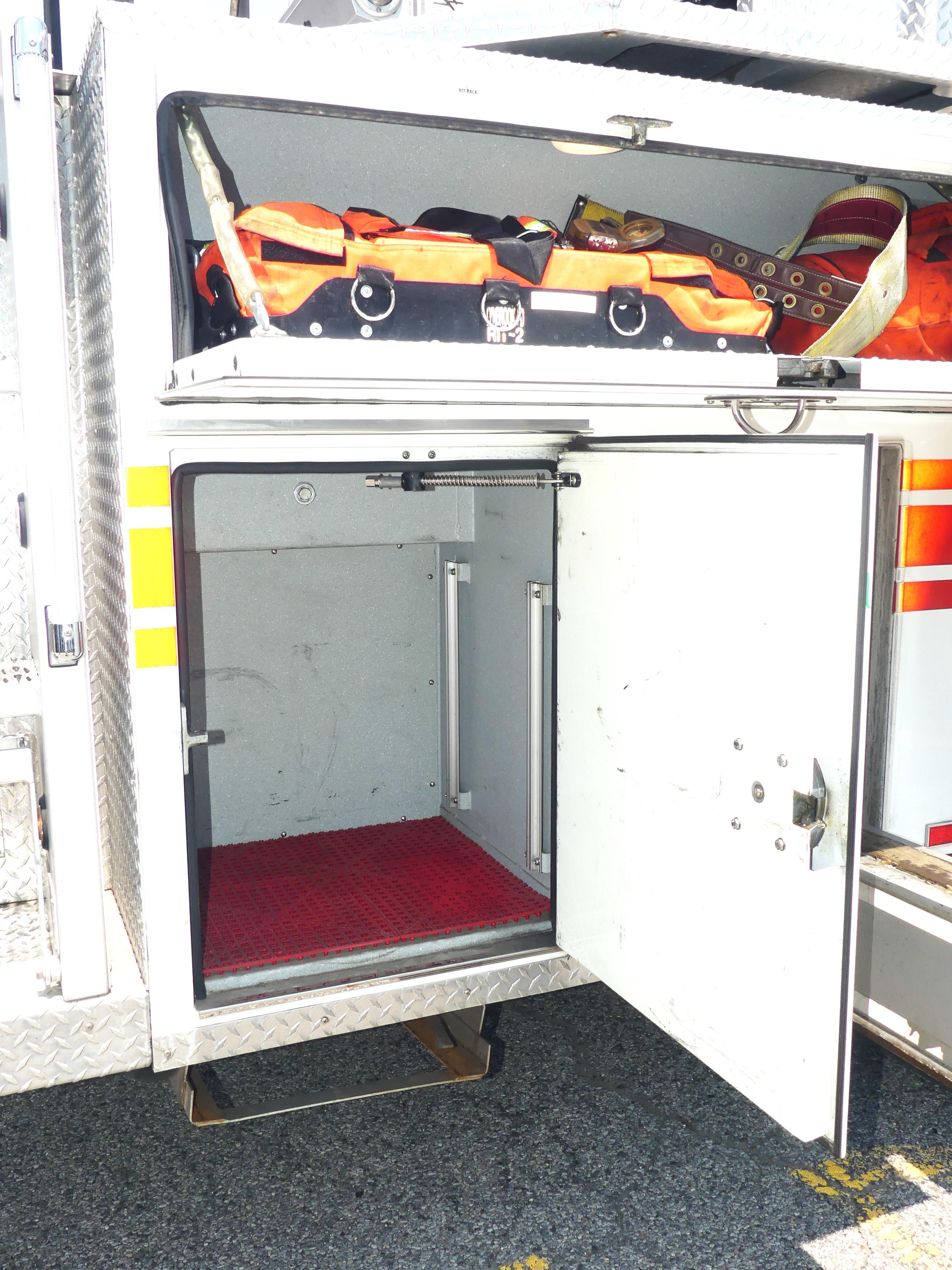 2008 Seagrave Low Profile 100' Aerial - image 33
