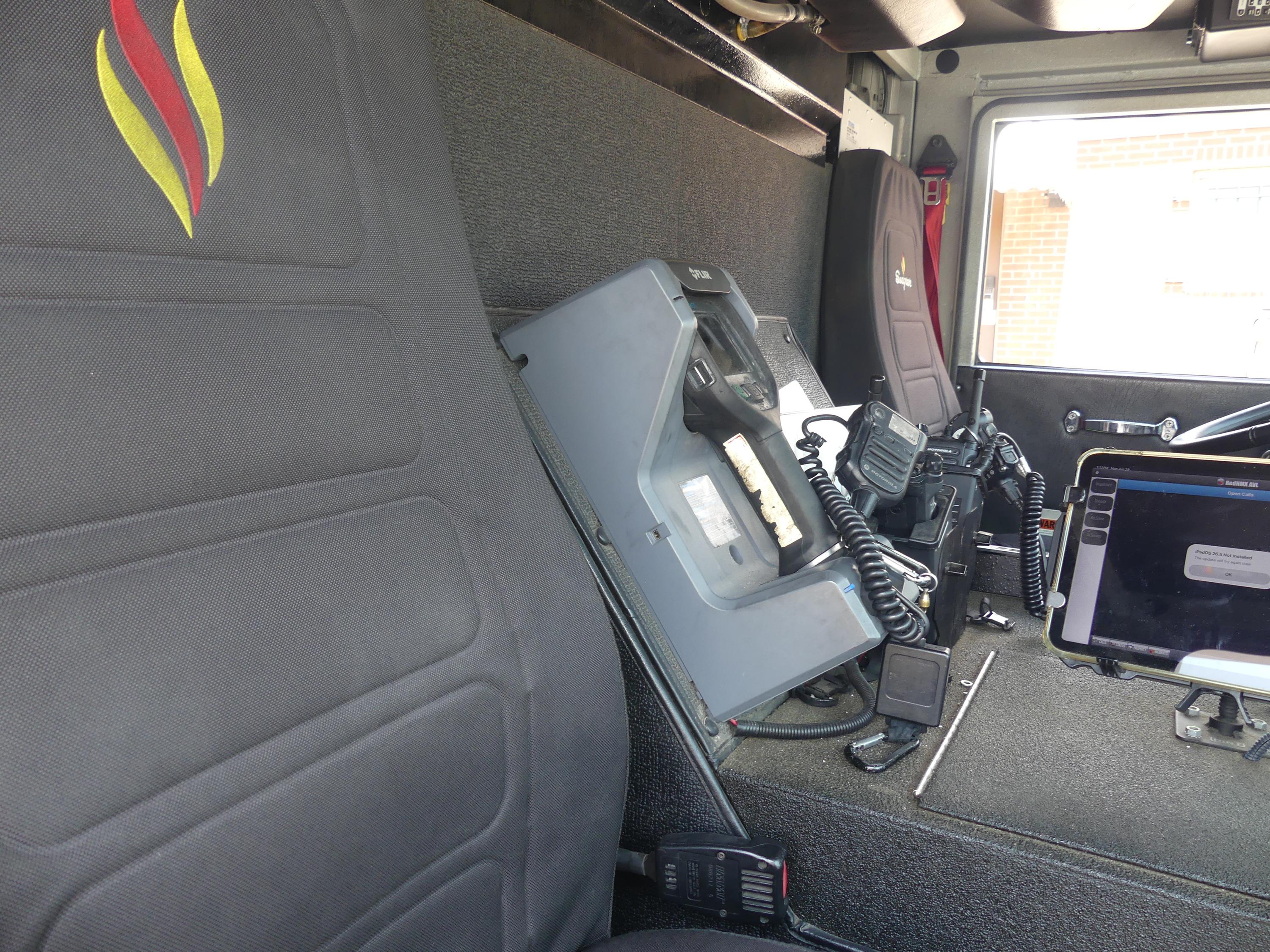 2008 Seagrave Low Profile 100' Aerial - image 40