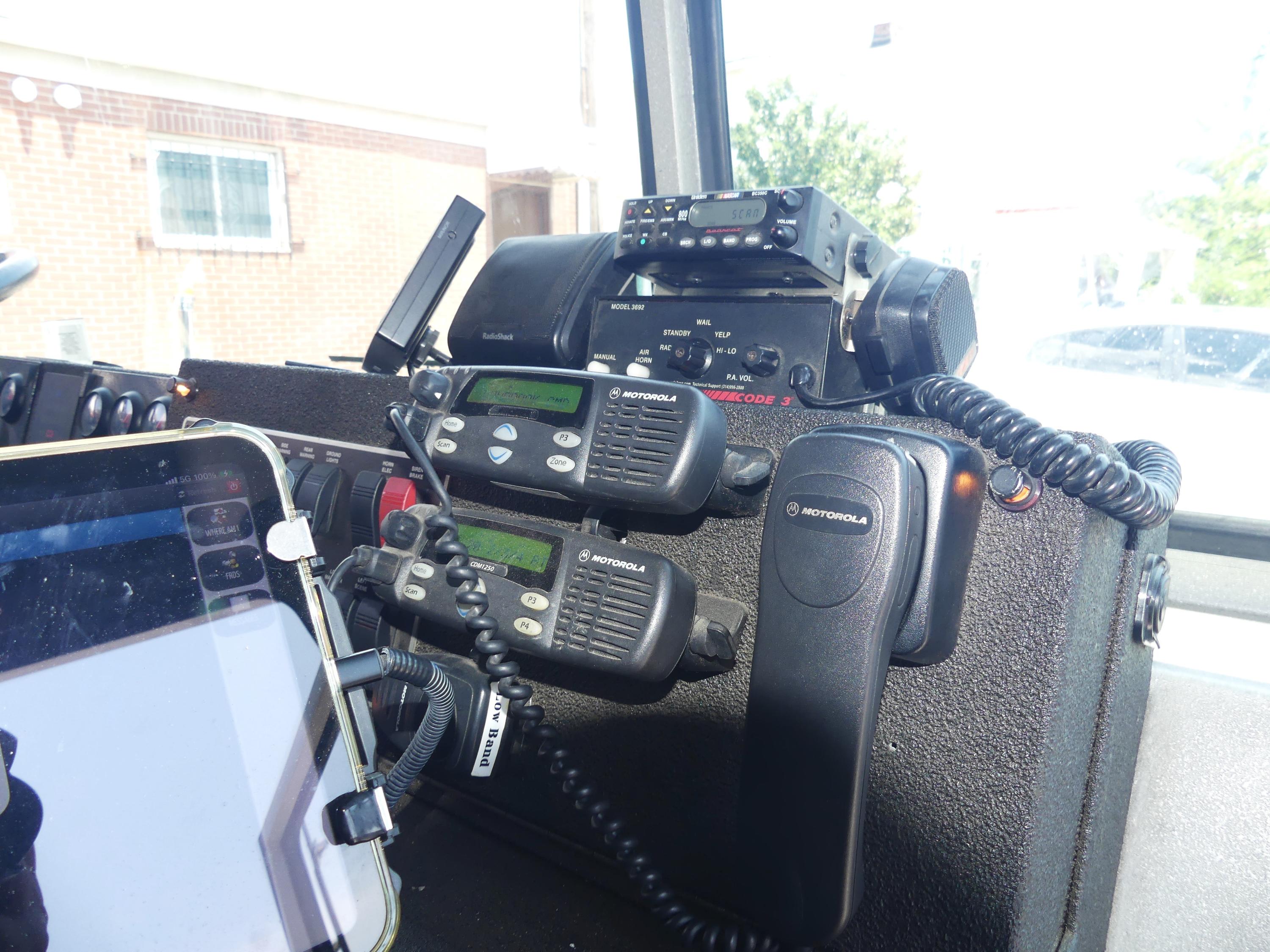 2008 Seagrave Low Profile 100' Aerial - image 37