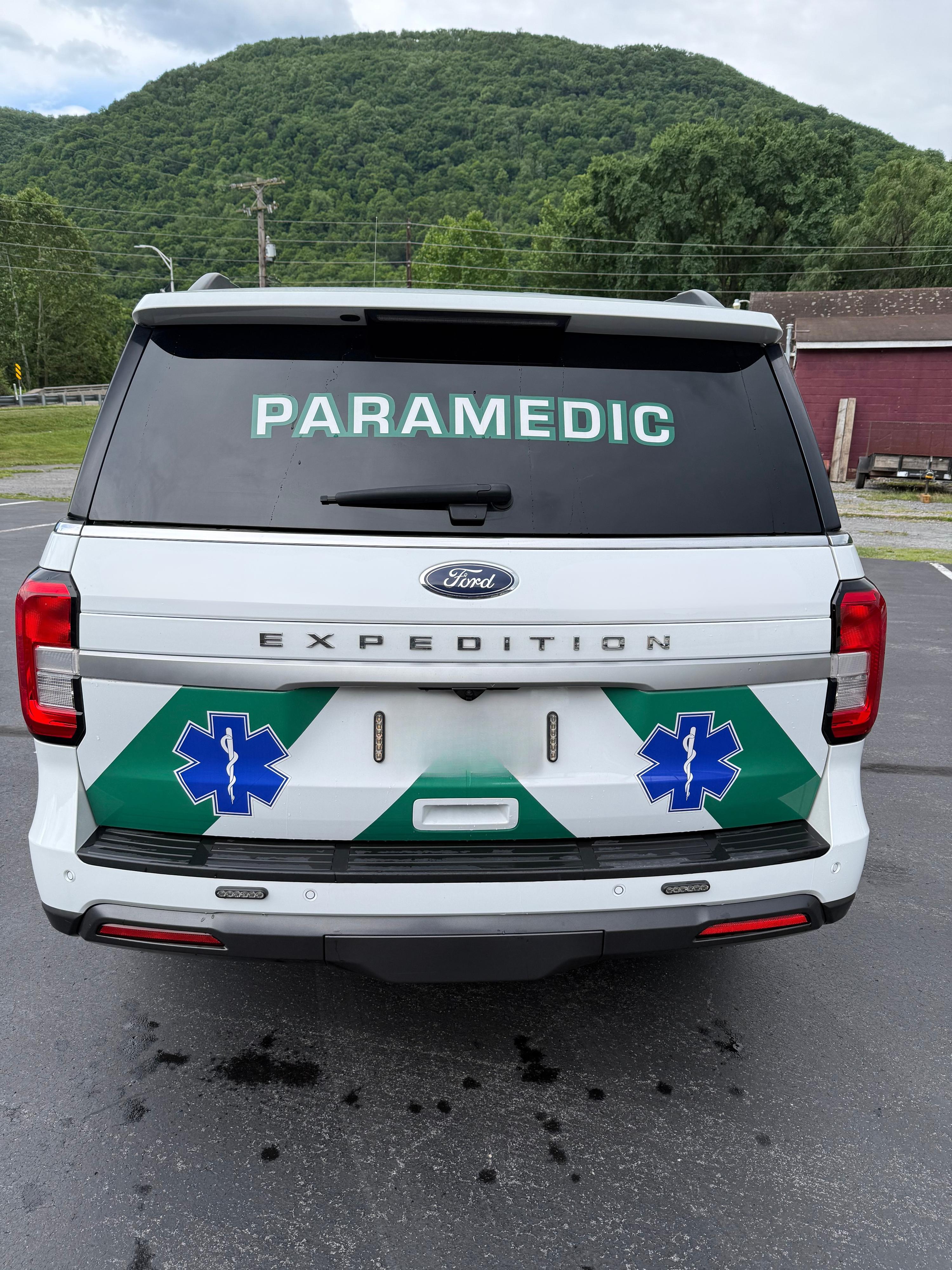 2023 Ford Expedition 4x4 Paramedic Unit - image 4