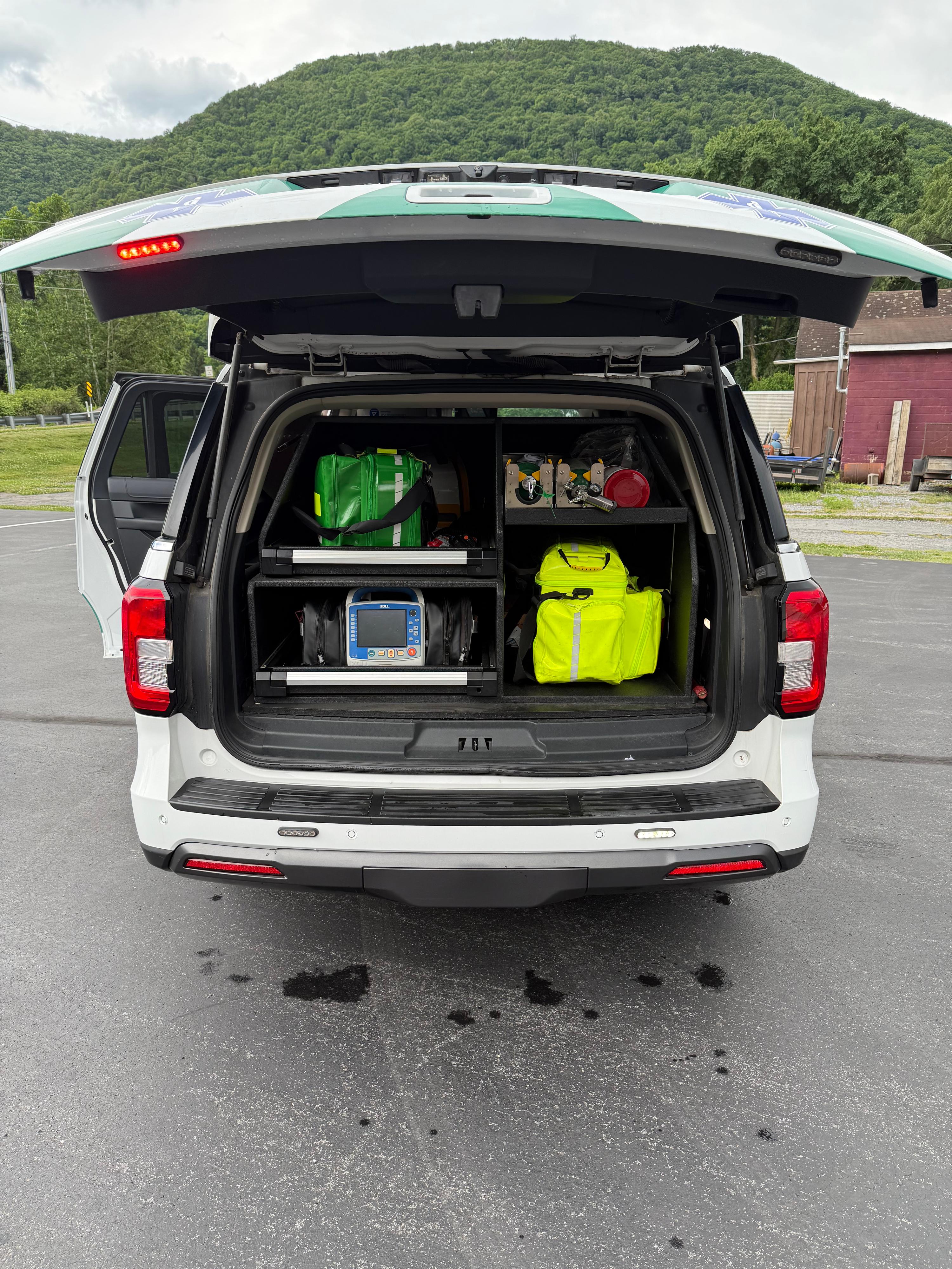 2023 Ford Expedition 4x4 Paramedic Unit - image 12