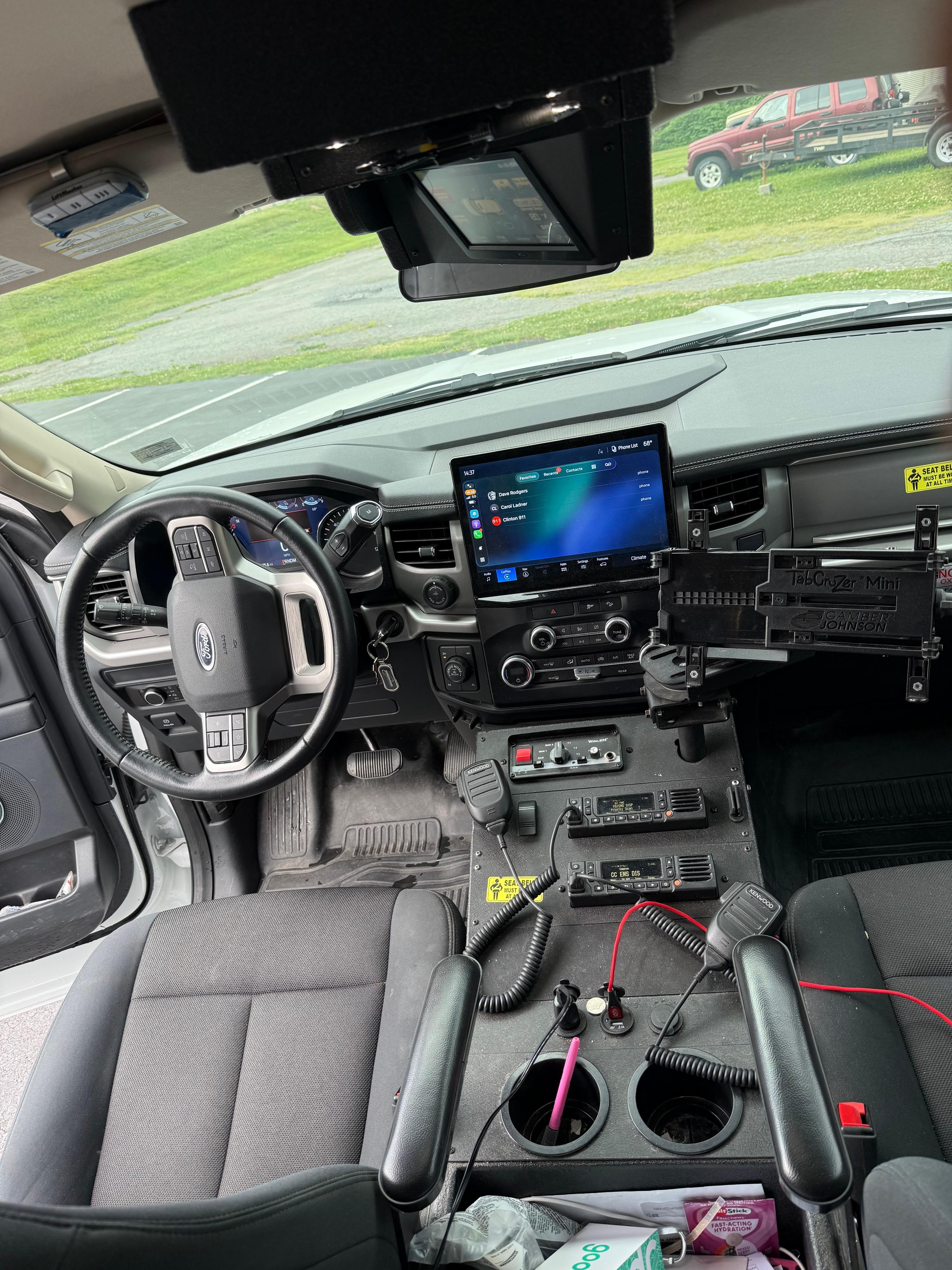 2023 Ford Expedition 4x4 Paramedic Unit - image 8