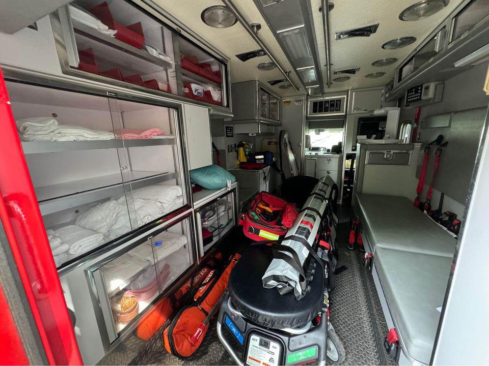 2009 LifeLine Chevrolet Type I Ambulance - image 18