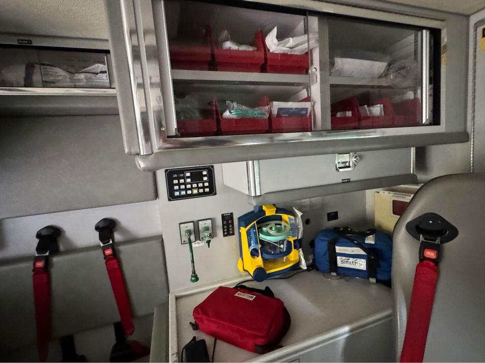 2009 LifeLine Chevrolet Type I Ambulance - image 15