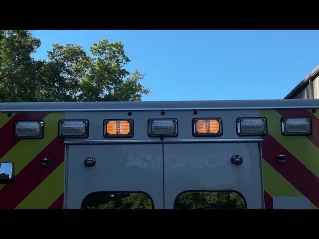 2010 Ford E-350 Super Duty Power Stroke Ambulance Type III Ambulance — photo 4