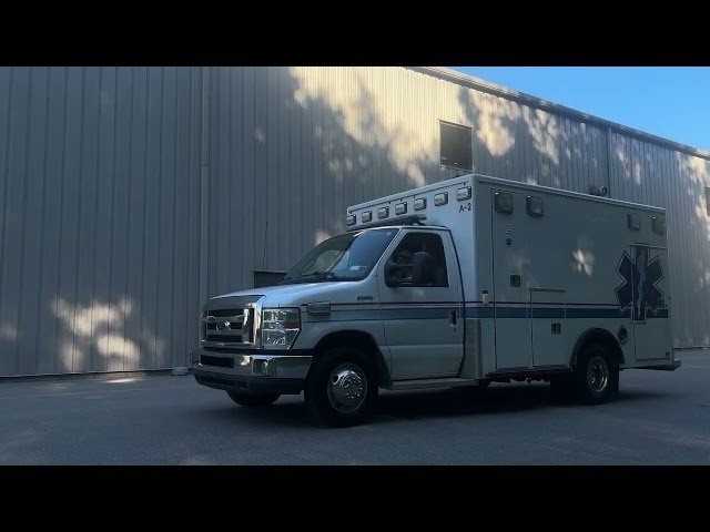 2010 Ford E-350 Super Duty Power Stroke Ambulance Type III Ambulance — photo 2