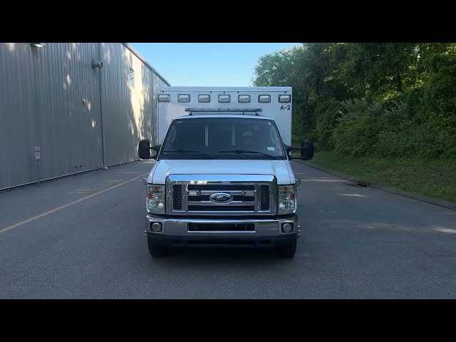 2010 Ford E-350 Super Duty Power Stroke Ambulance Type III Ambulance — photo 3