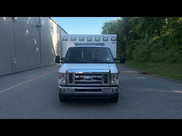 2010 Ford E-350 Super Duty Power Stroke Ambulance Type III Ambulance - image 3