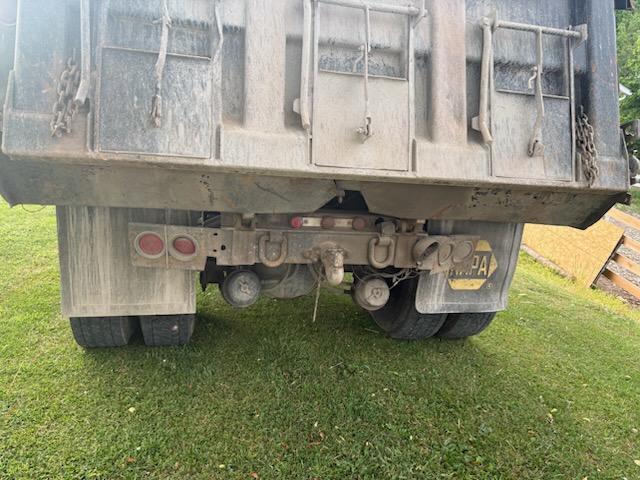 1998 Freightliner Fl70 Dump Truck - image 5