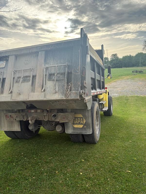 1998 Freightliner Fl70 Dump Truck - image 4