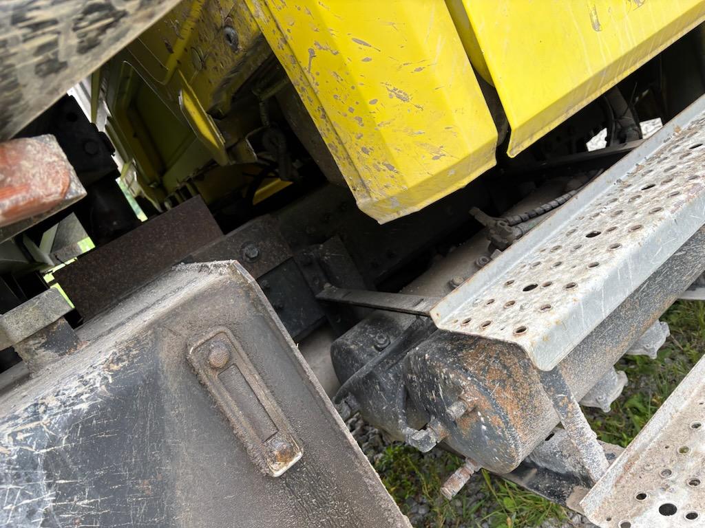 1998 Freightliner Fl70 Dump Truck - image 8