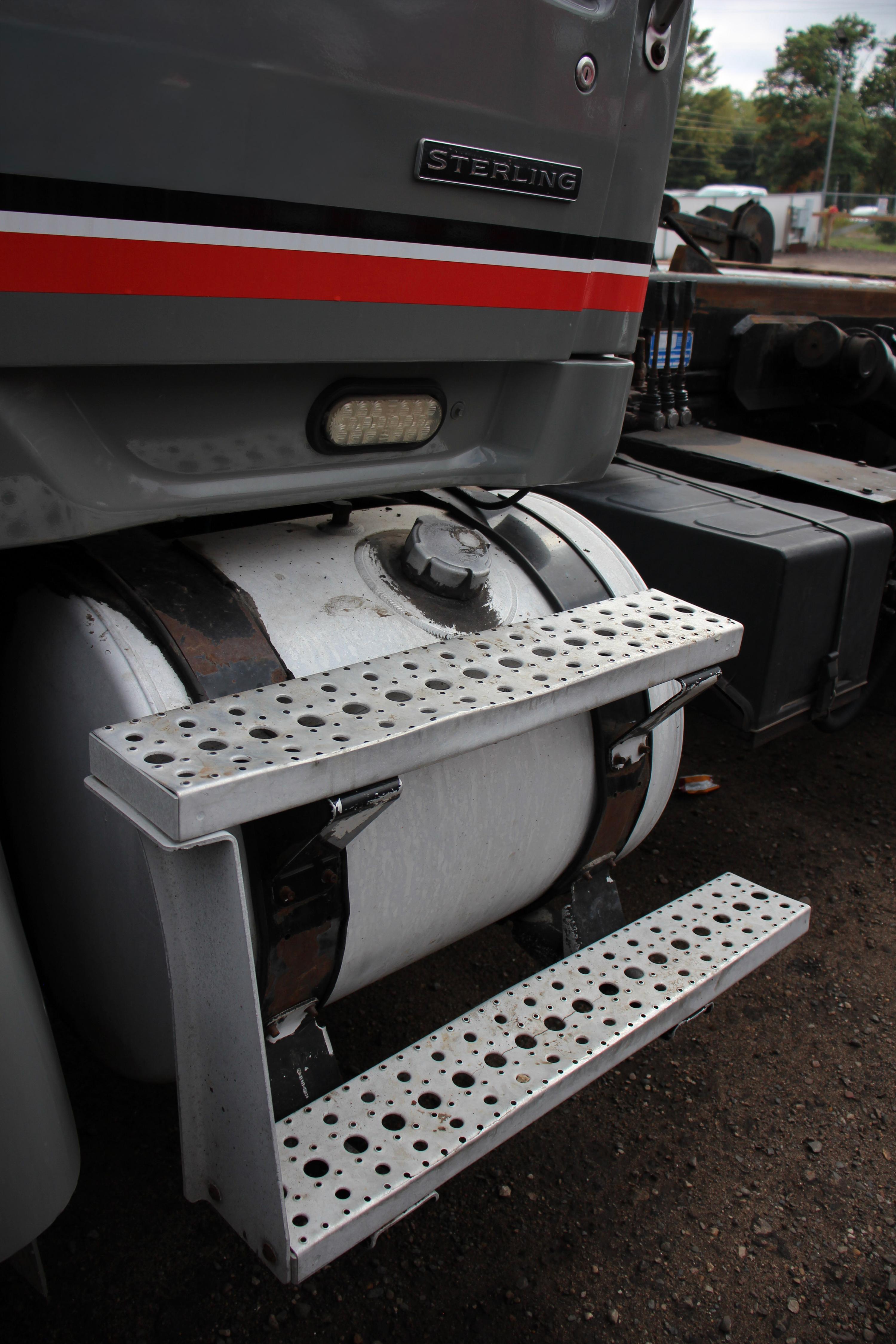 2007 Sterling Roll-Off - image 4