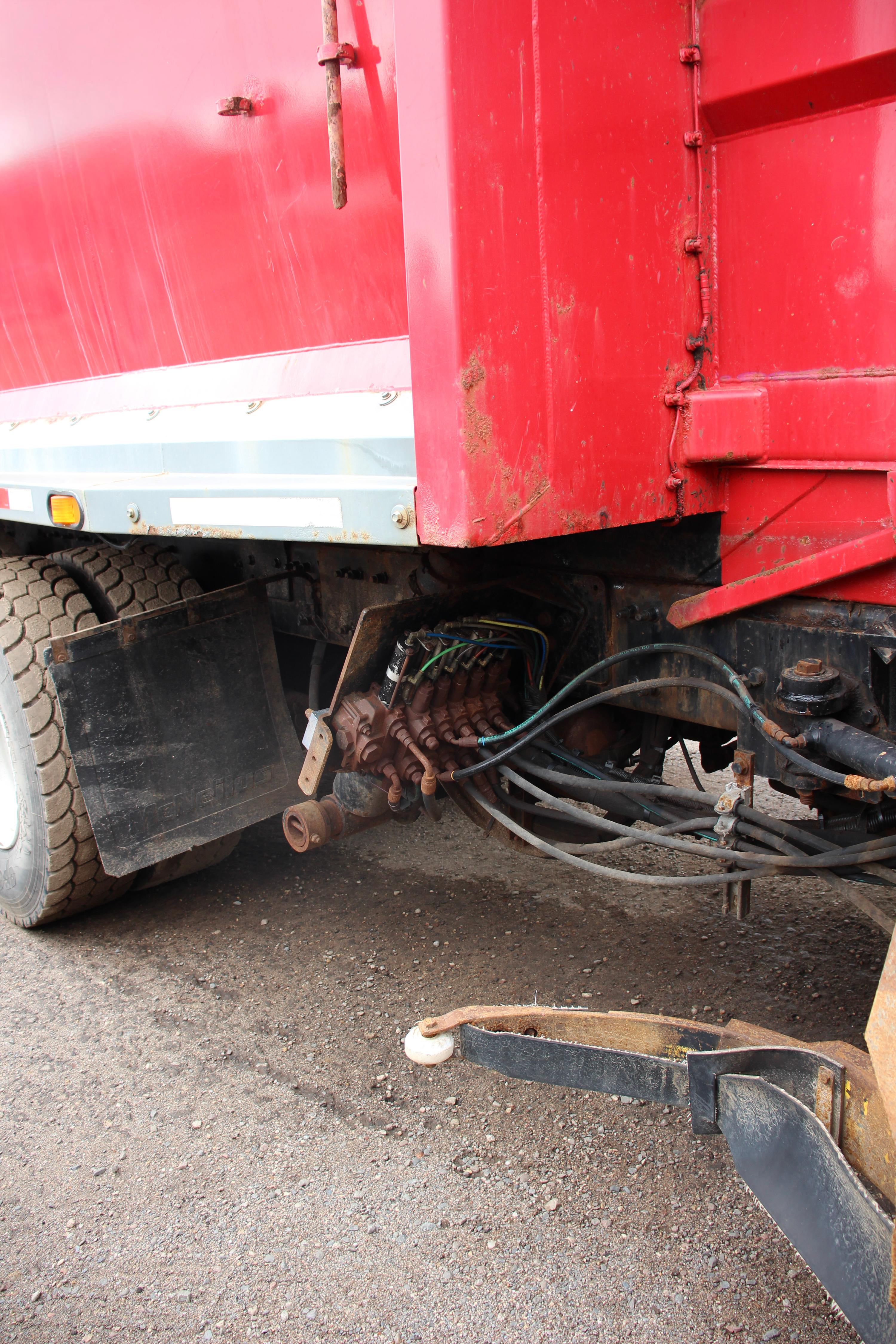 2008 McNeilus Automated Side Loader - image 16
