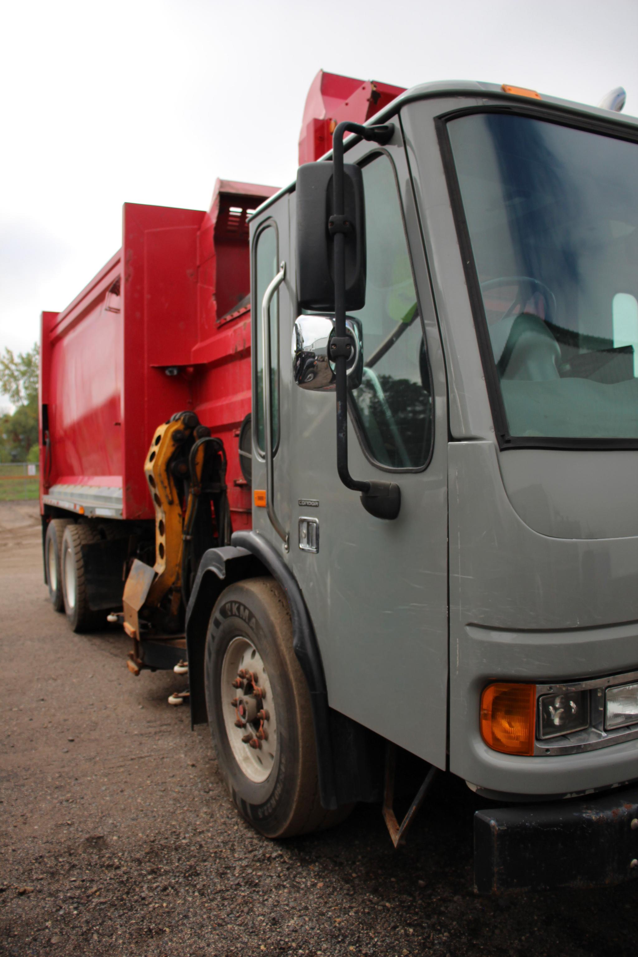 2008 McNeilus Automated Side Loader - image 1