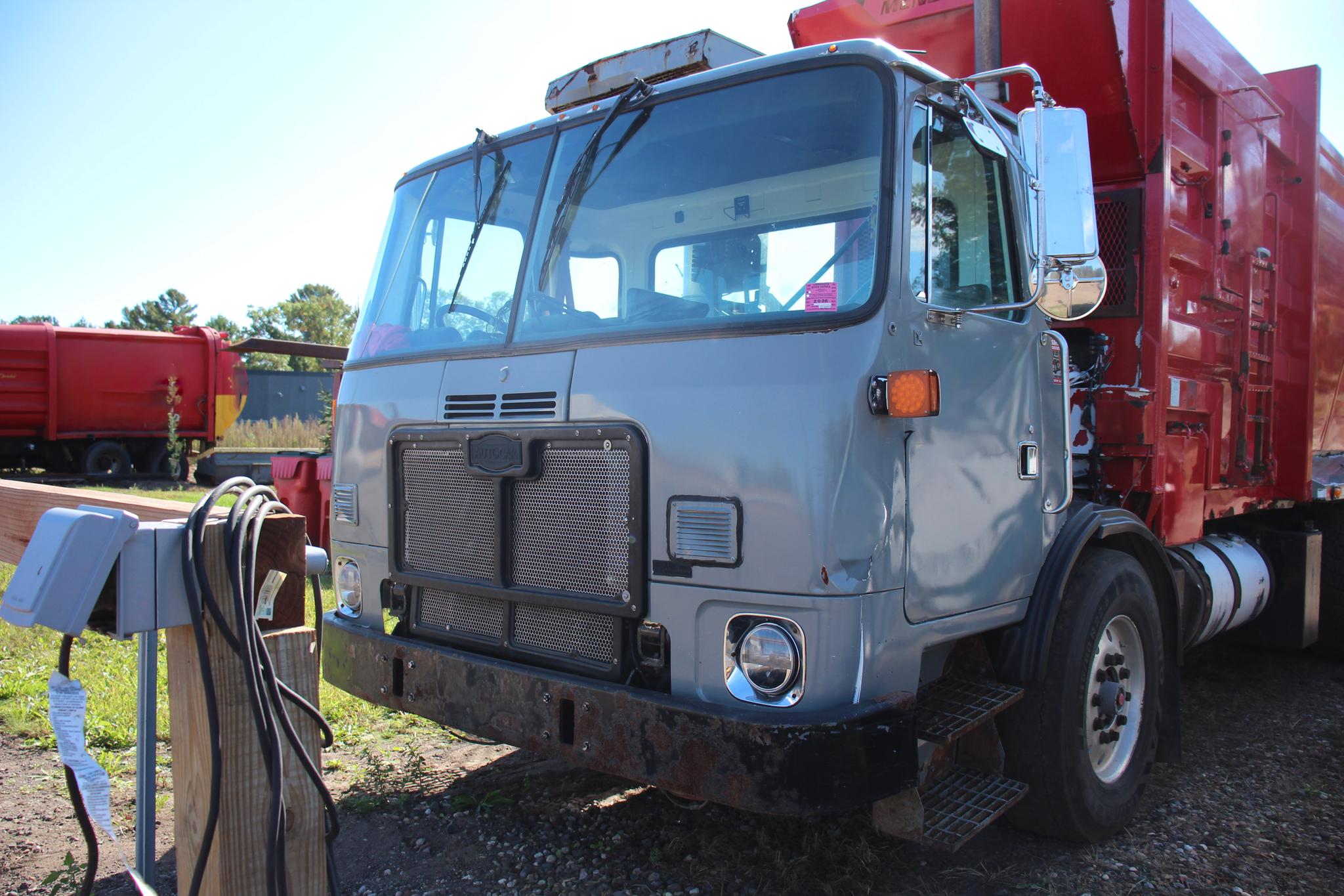 2010 Autocar McNeilus Automated Side Loader - image 1