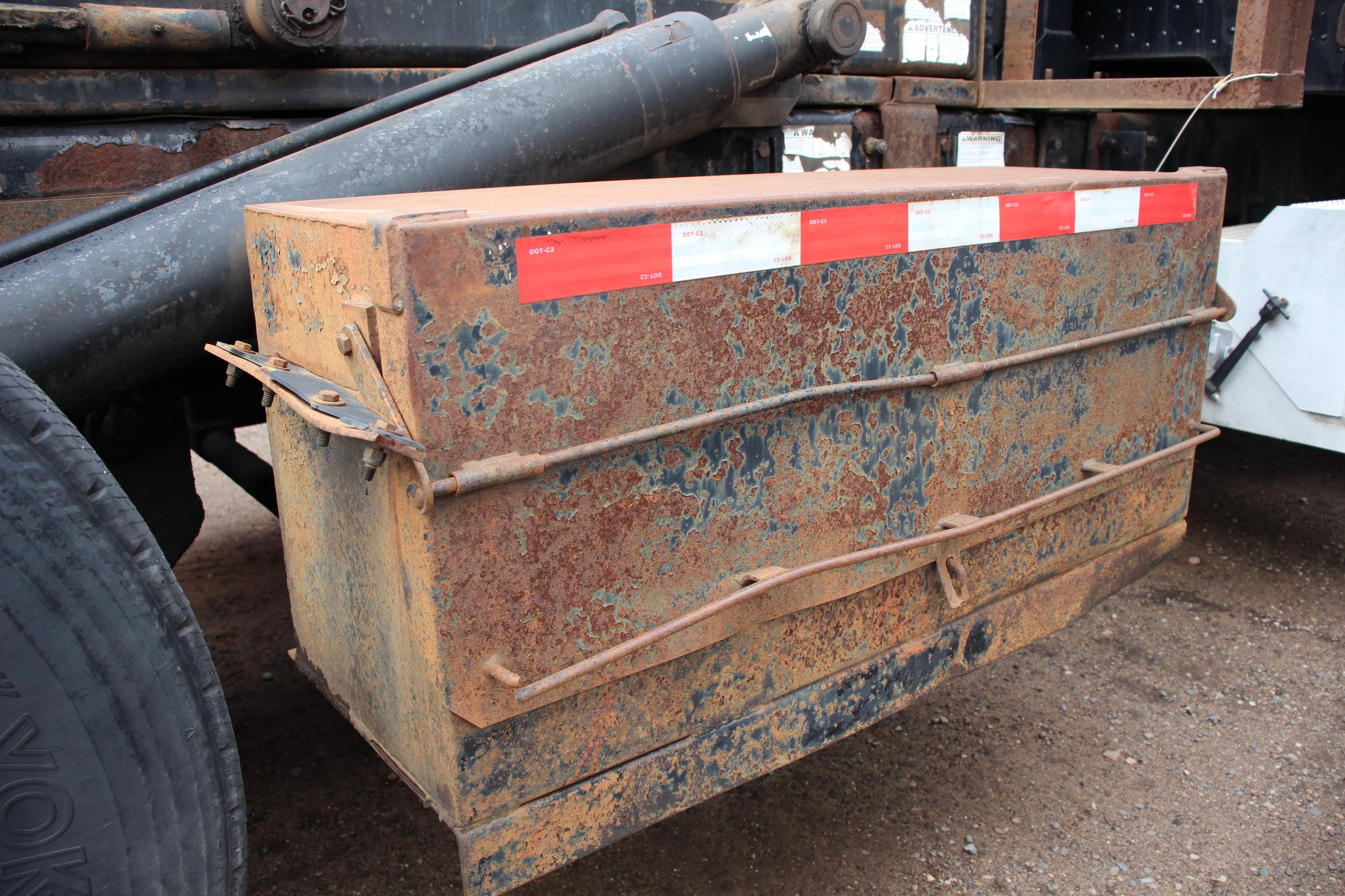 2006 Peterbilt Roll-Off - image 14