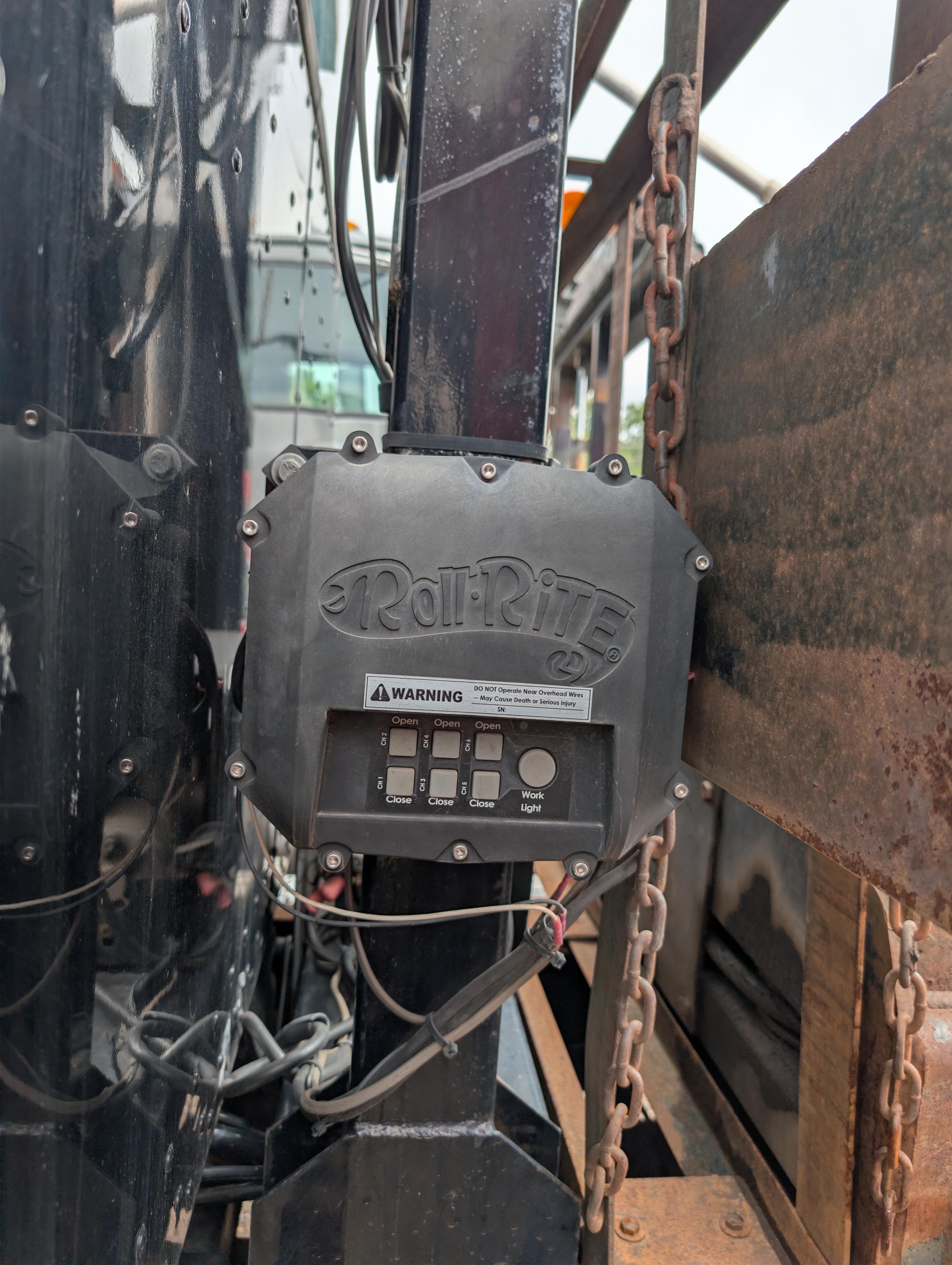 2006 Peterbilt Roll-Off - image 20