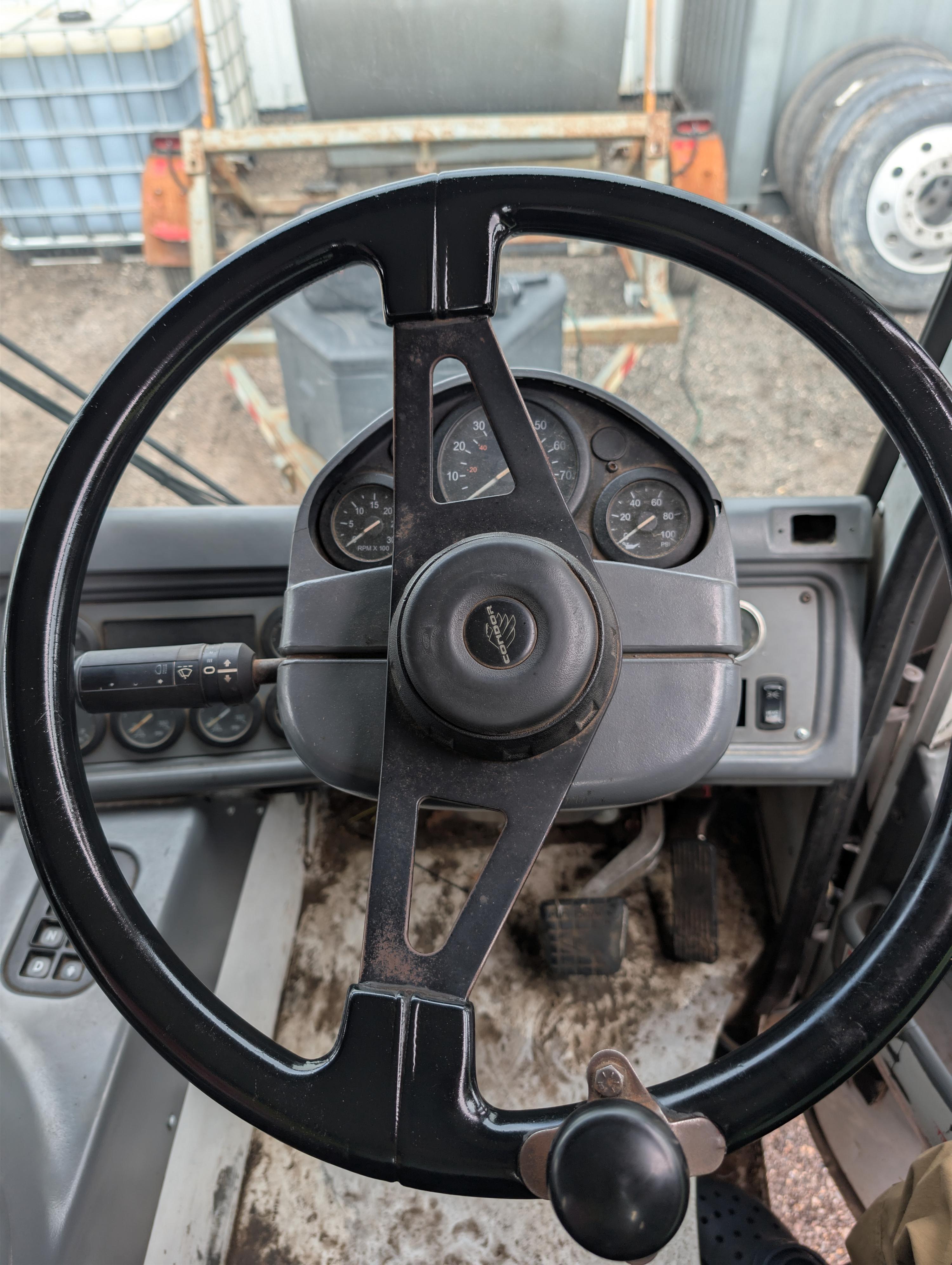 2008 McNeilus Automated Side Loader - image 11