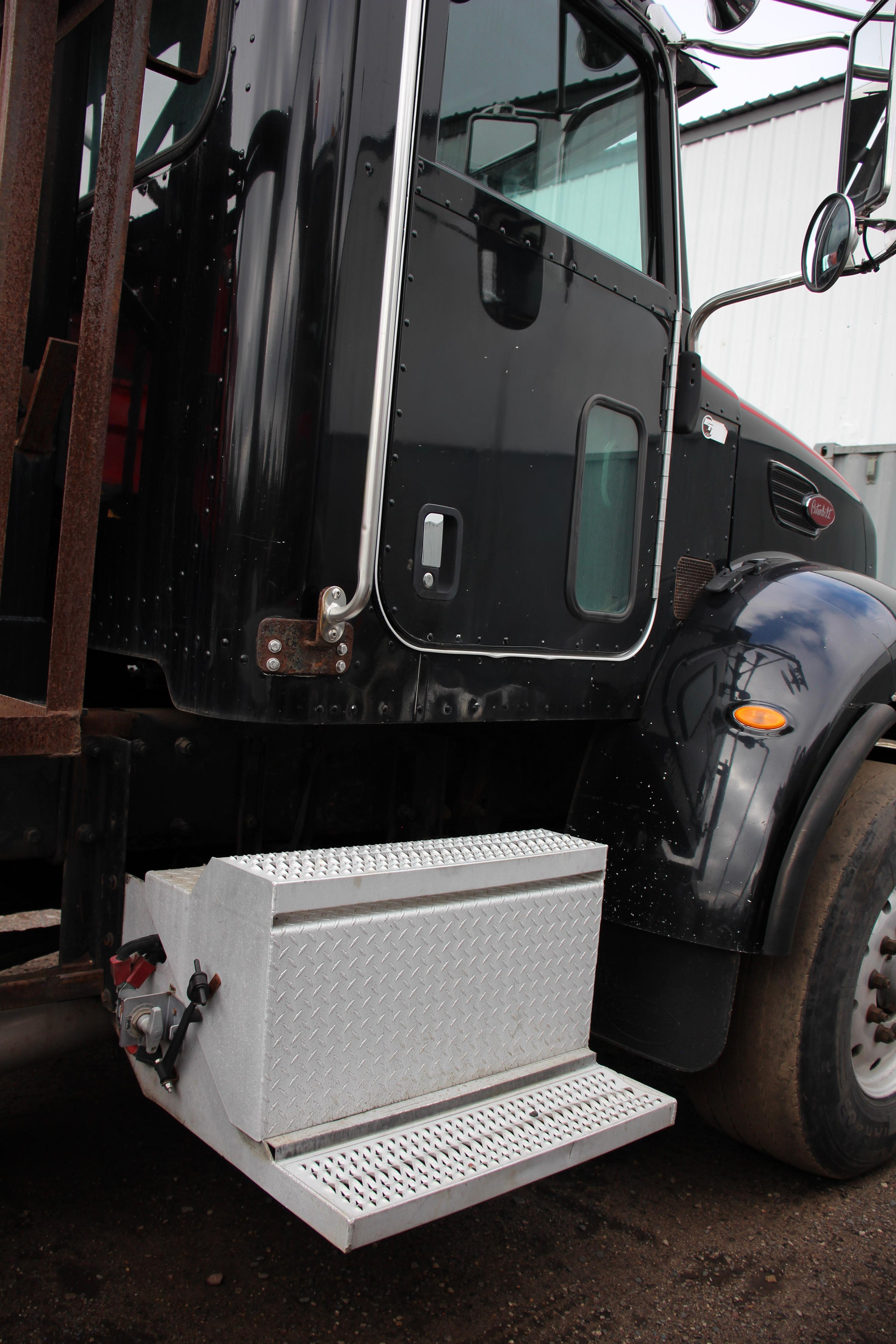 2006 Peterbilt Roll-Off - image 5