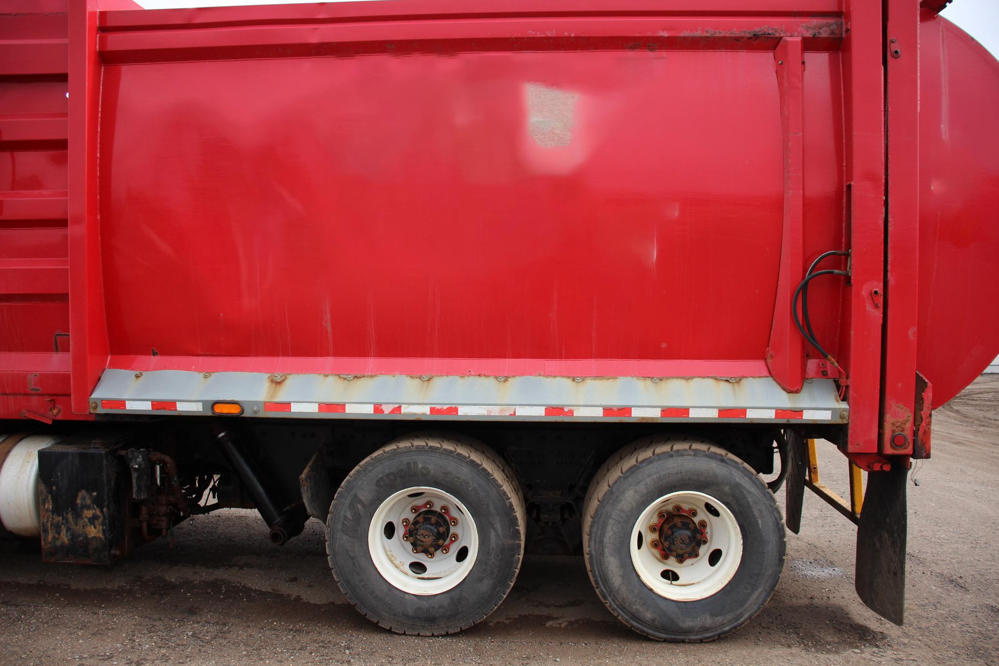 2008 McNeilus Automated Side Loader - image 3