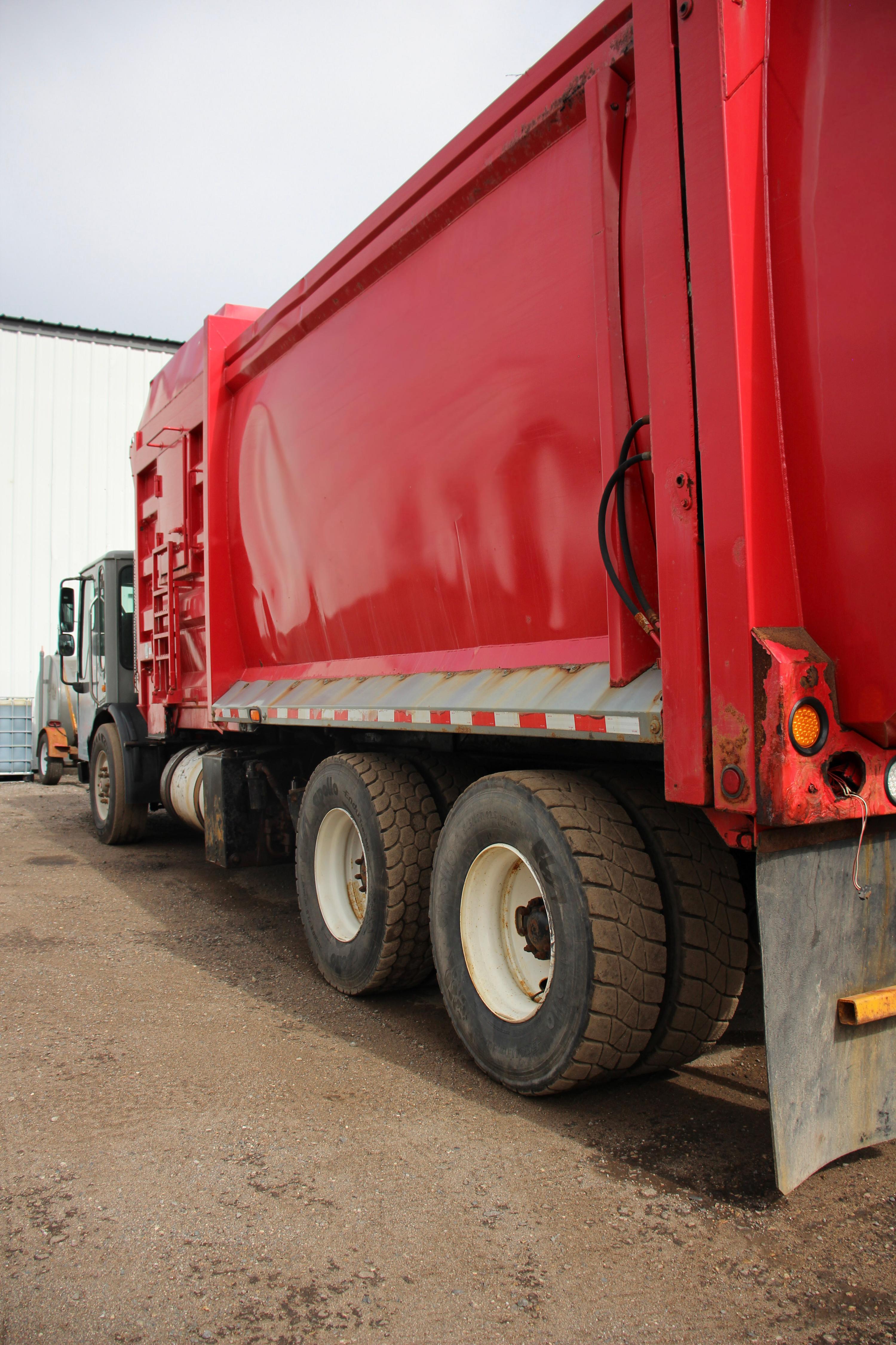 2008 McNeilus Automated Side Loader - image 7