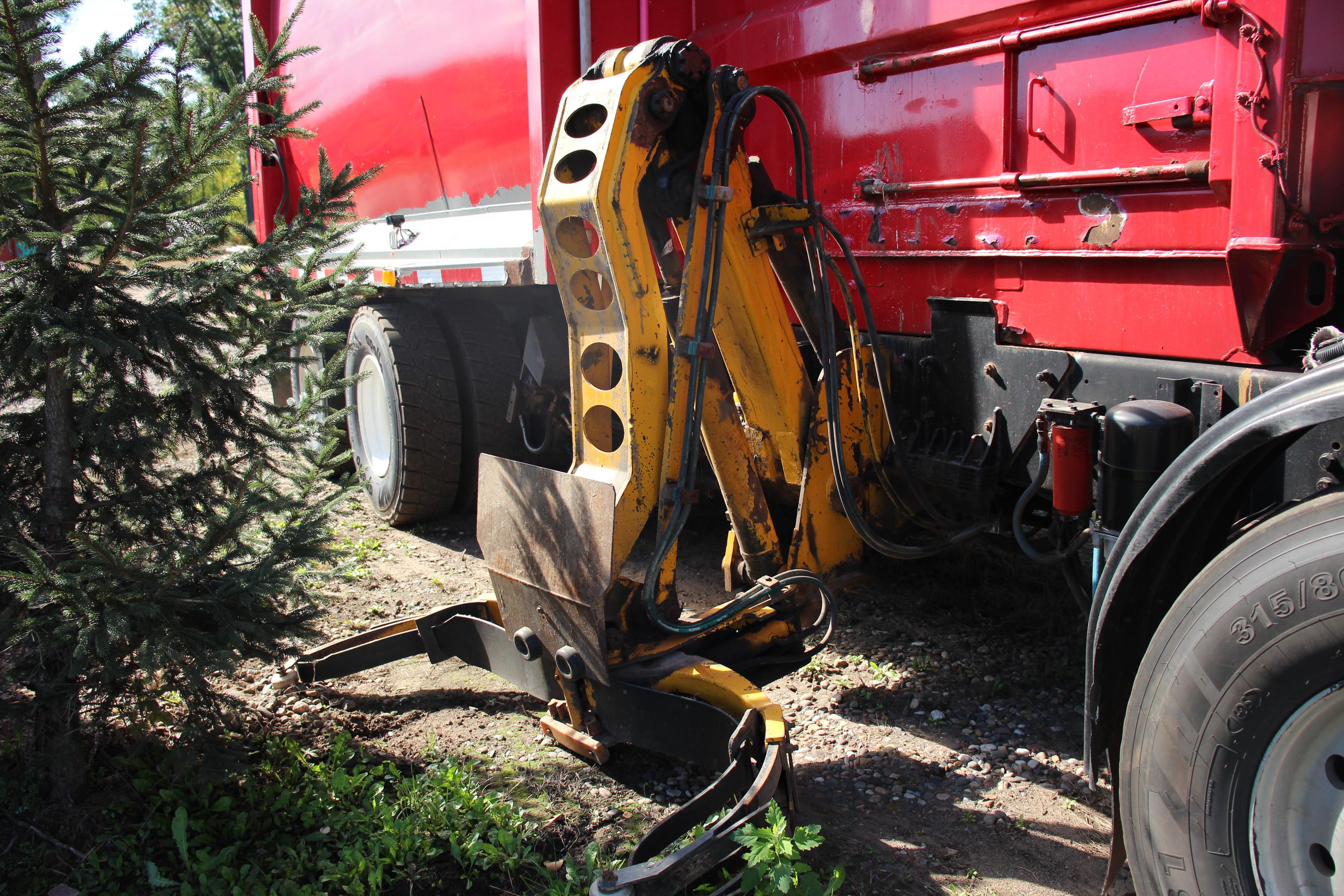 2010 Autocar McNeilus Automated Side Loader - image 7