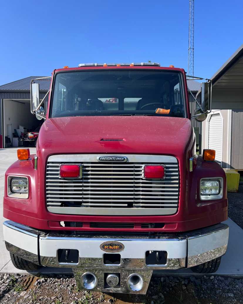 2000 KME Freightliner Pumper — photo 3