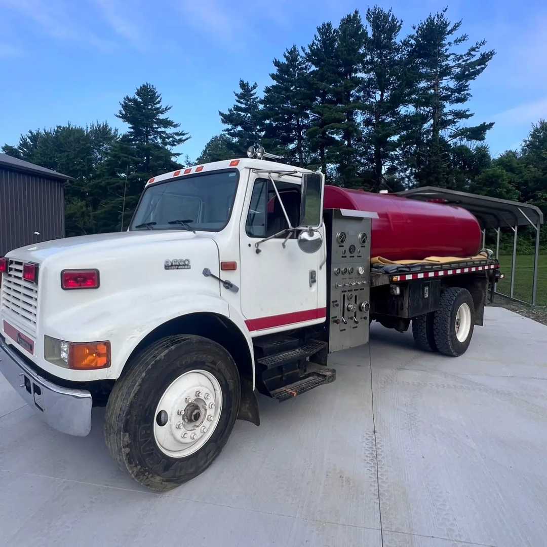 2000 International Tanker
