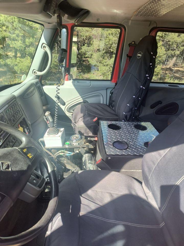 2006 International 7400 4x4 - image 7