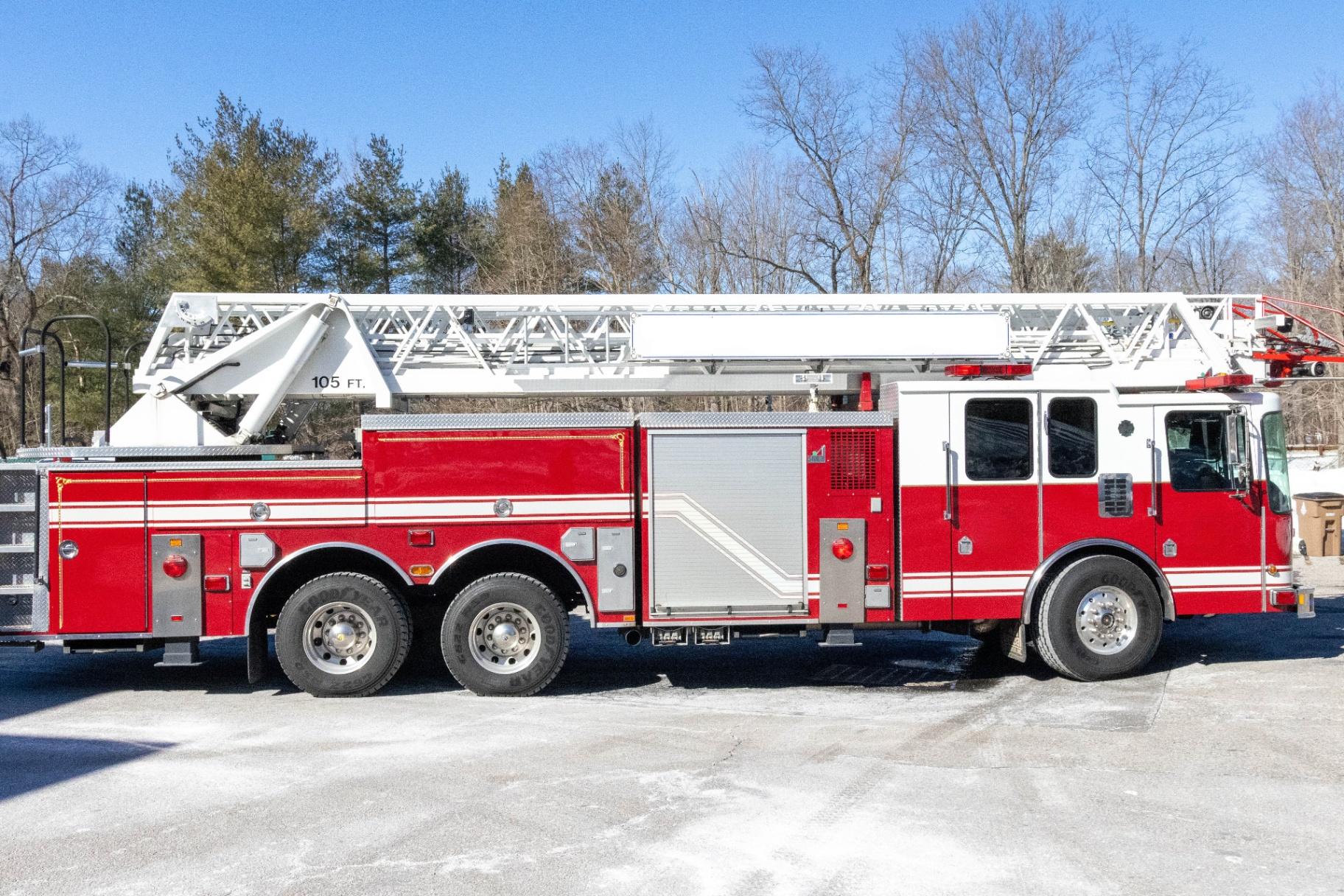 2001 Smeal HME 105' Aerial - image 20