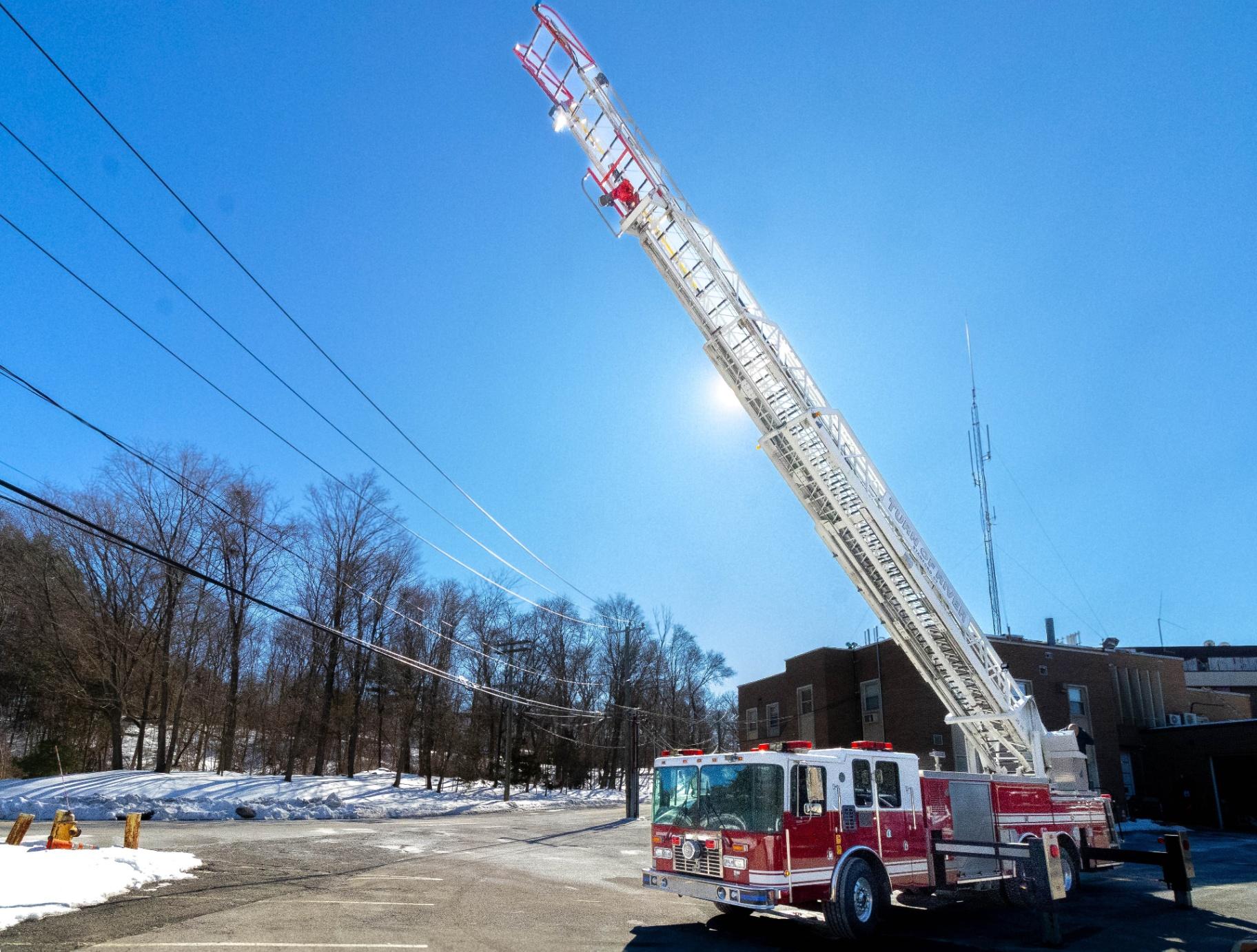 2001 Smeal HME 105' Aerial - image 10