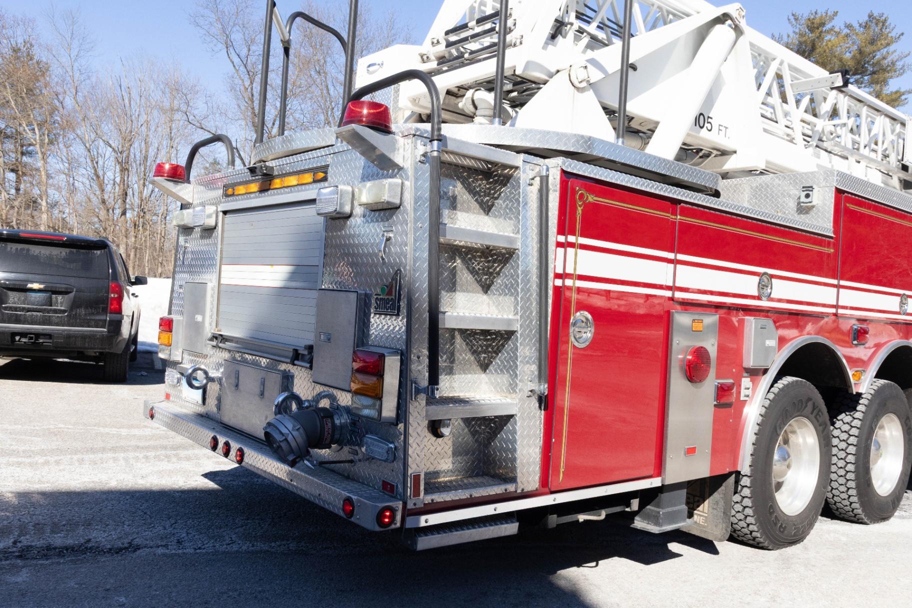 2001 Smeal HME 105' Aerial - image 19