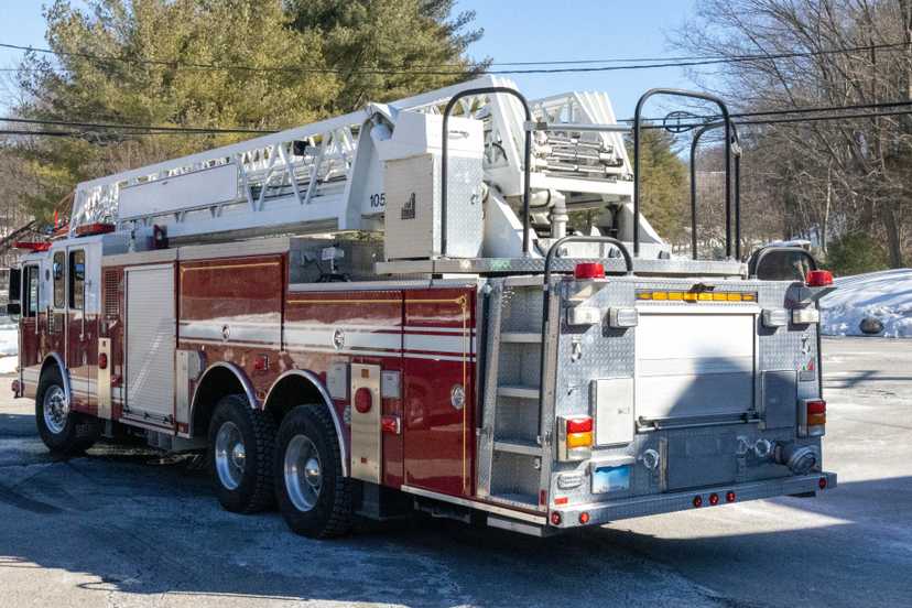 2001 Smeal HME 105' Aerial — photo 8