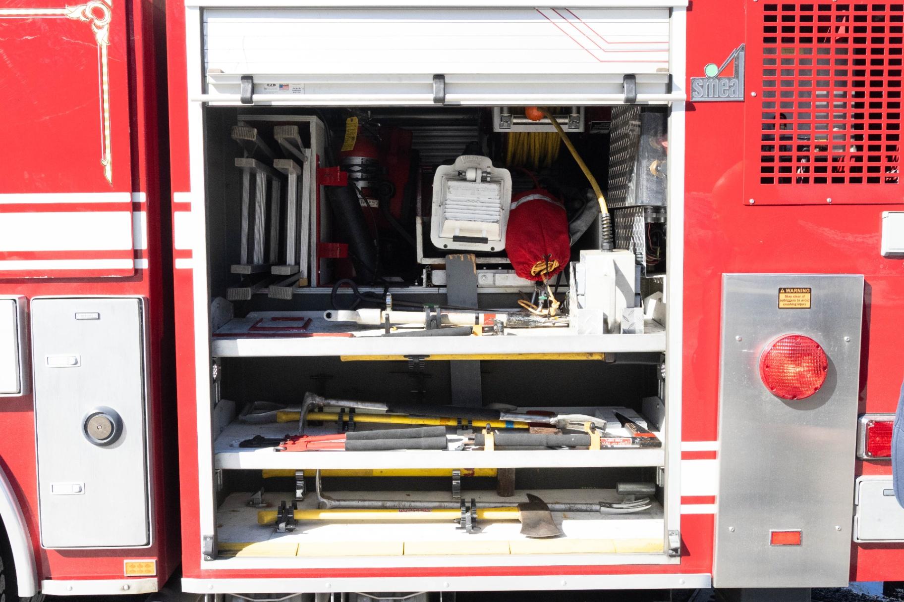 2001 Smeal HME 105' Aerial - image 28