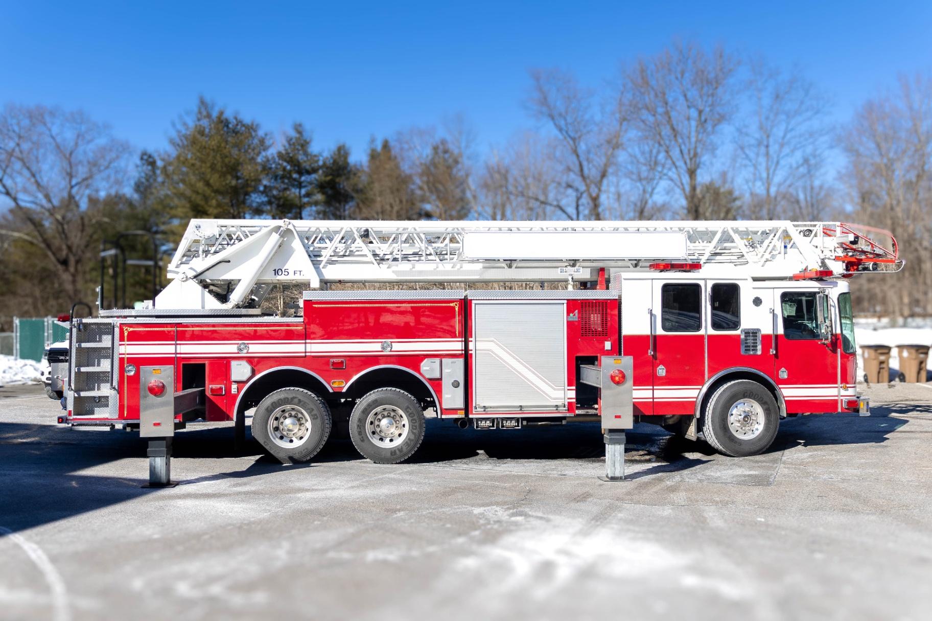 2001 Smeal HME 105' Aerial - image 11